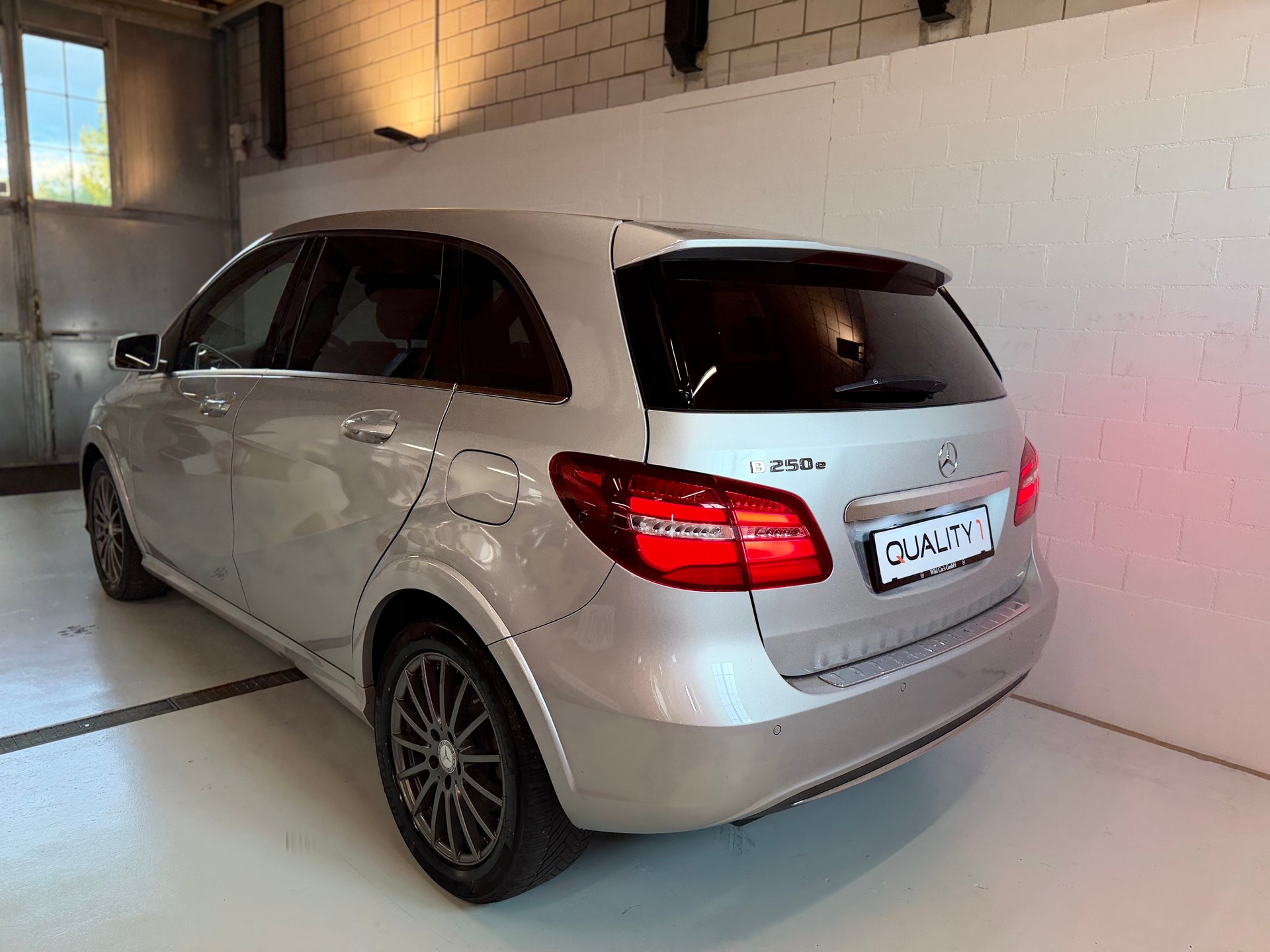 MERCEDES-BENZ B Electric Drive-image-4
