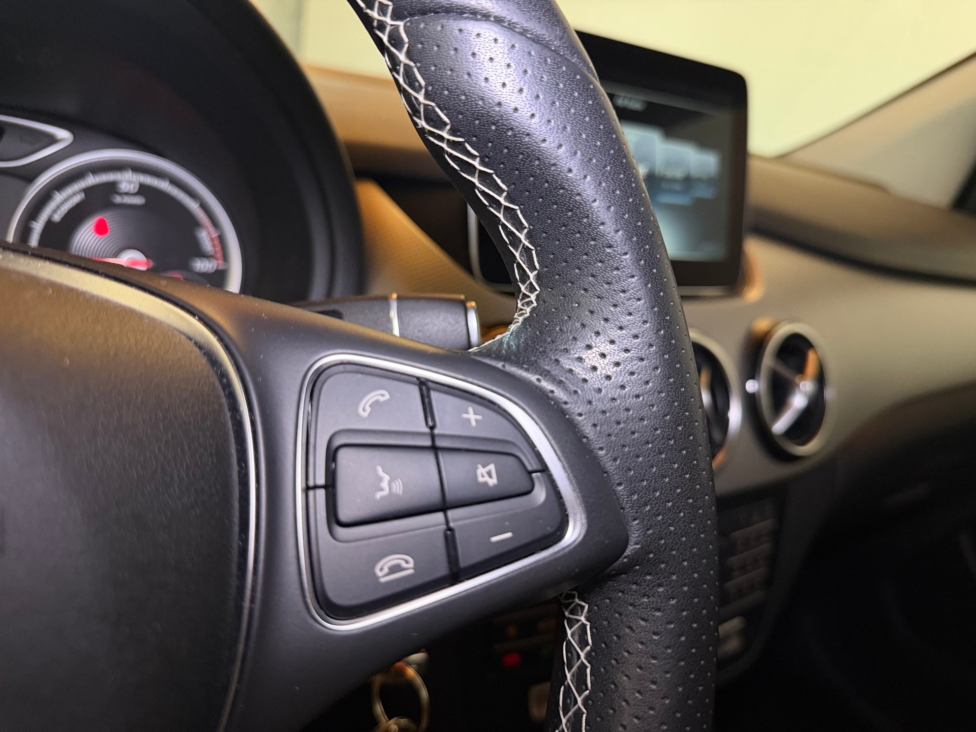 MERCEDES-BENZ B Electric Drive-image-17