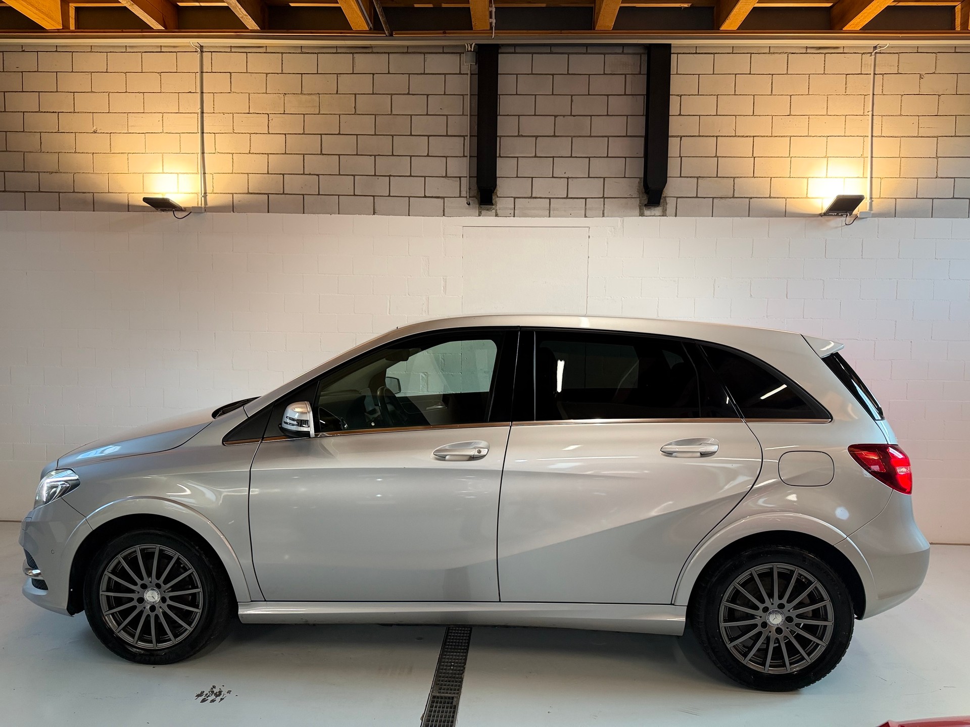 MERCEDES-BENZ B Electric Drive-image-3