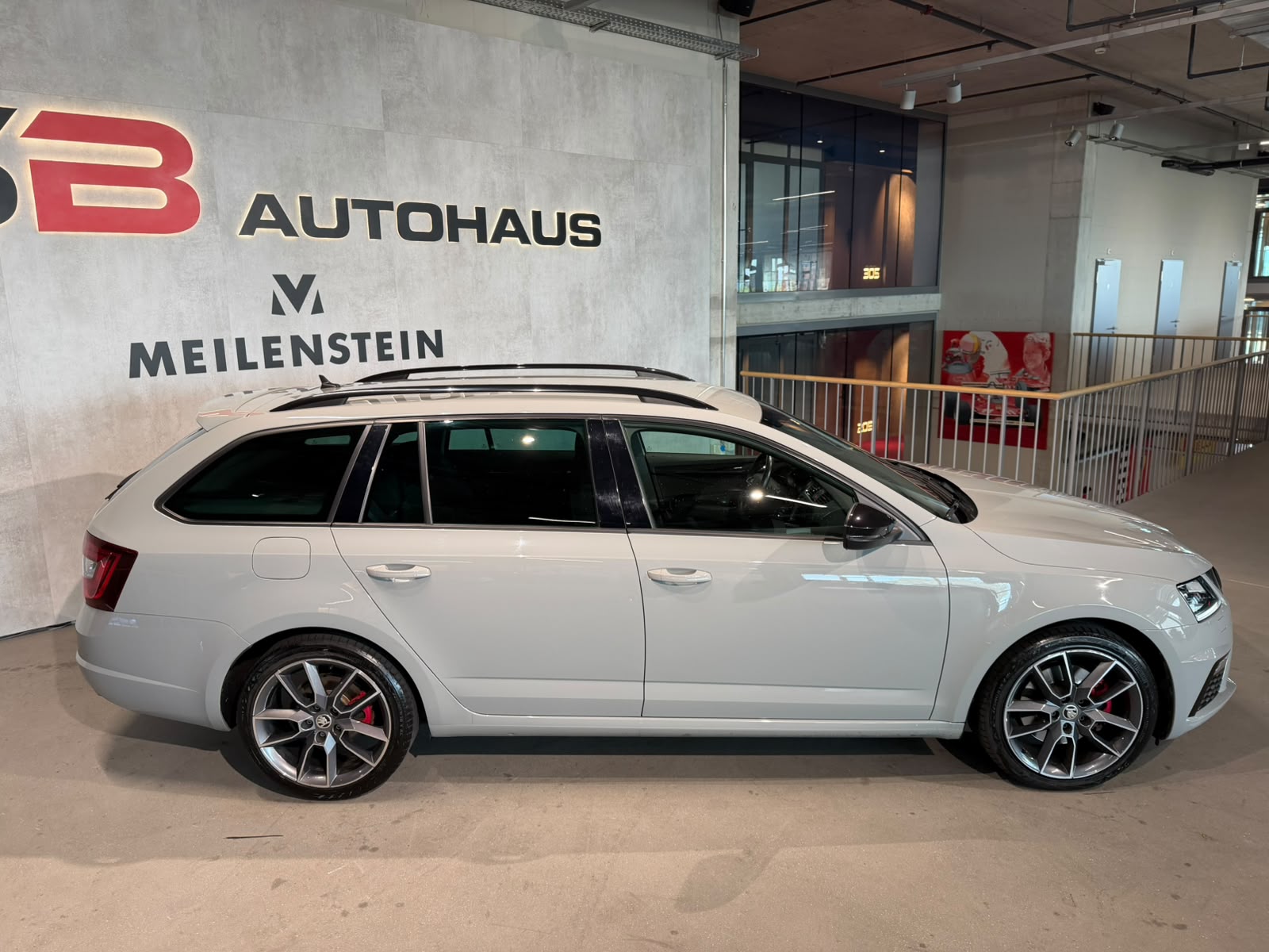 SKODA Octavia Combi 2.0 TDI RS 4x4 DSG (CH)-image-6