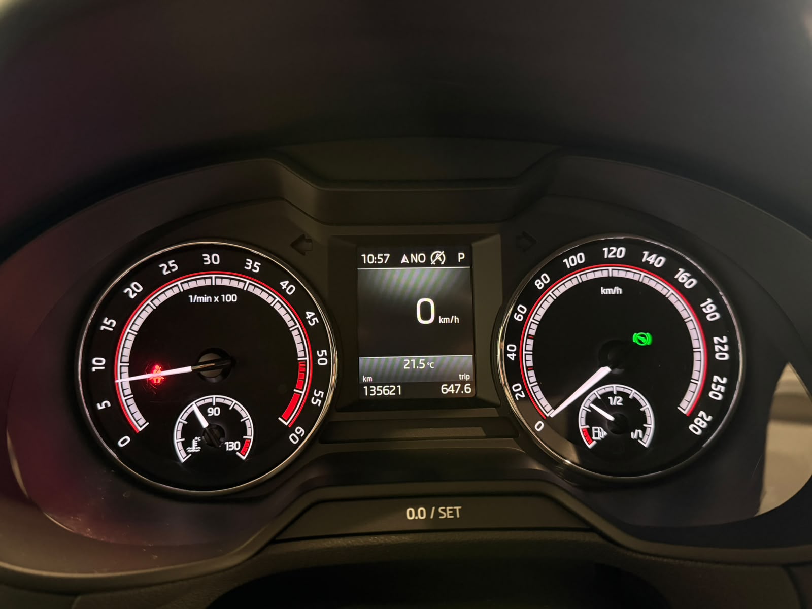 SKODA Octavia Combi 2.0 TDI RS 4x4 DSG (CH)-image-20