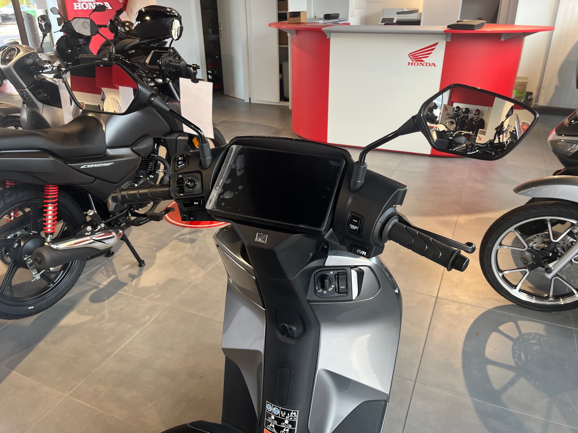 HONDA CUV-e-image-6