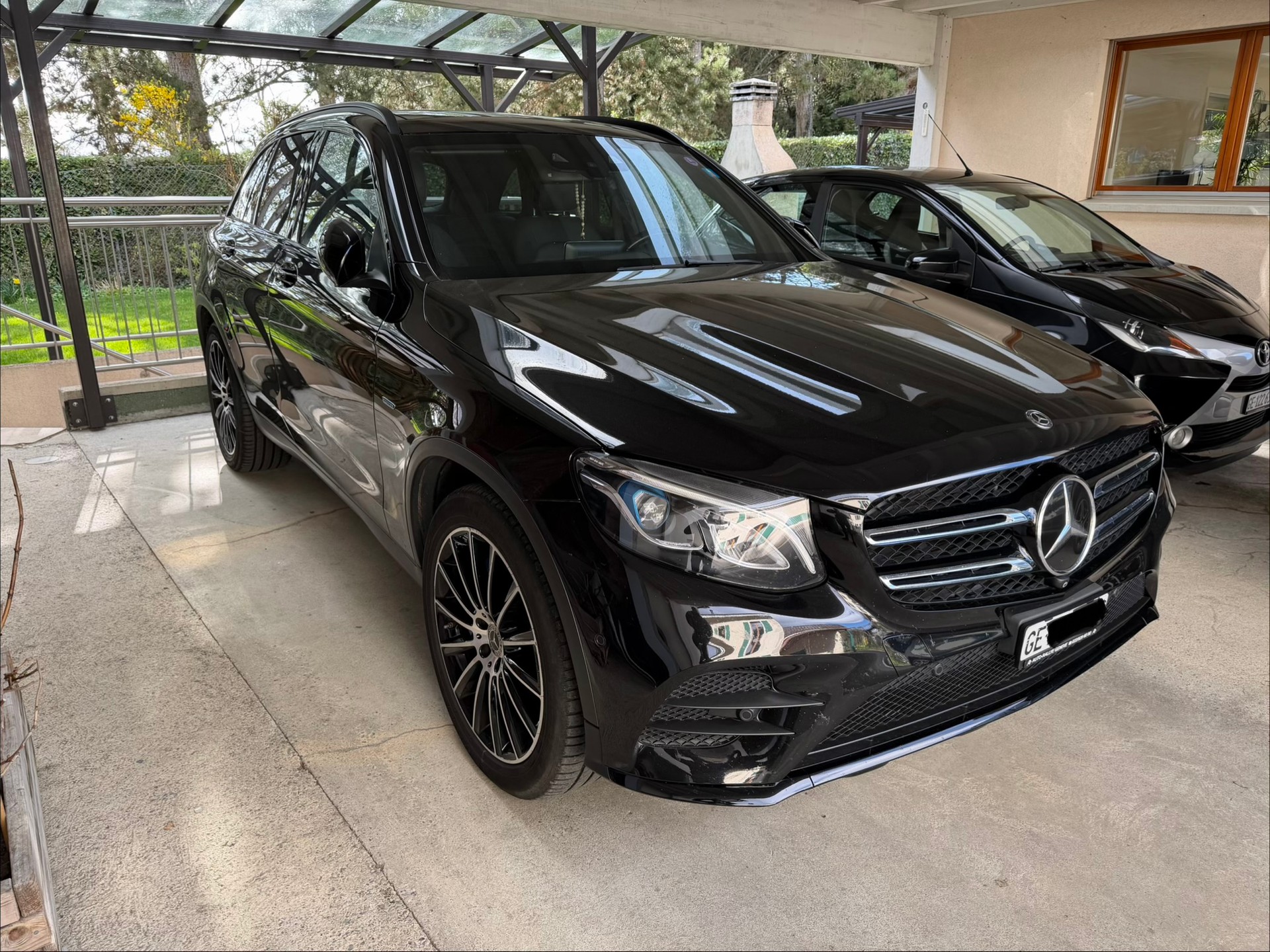 MERCEDES-BENZ GLC 350 e AMG Line 4m-image-0