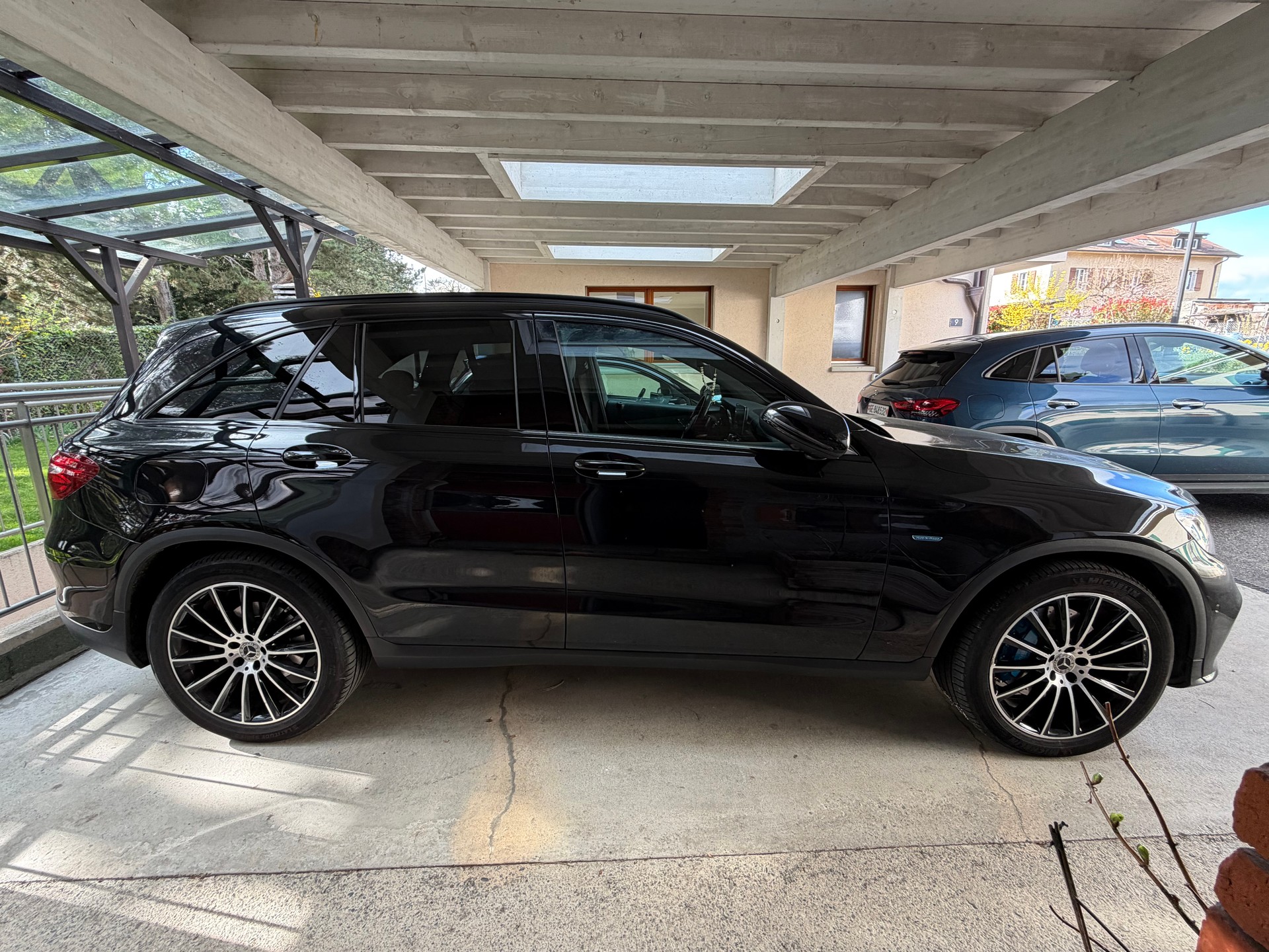 MERCEDES-BENZ GLC 350 e AMG Line 4m-image-1