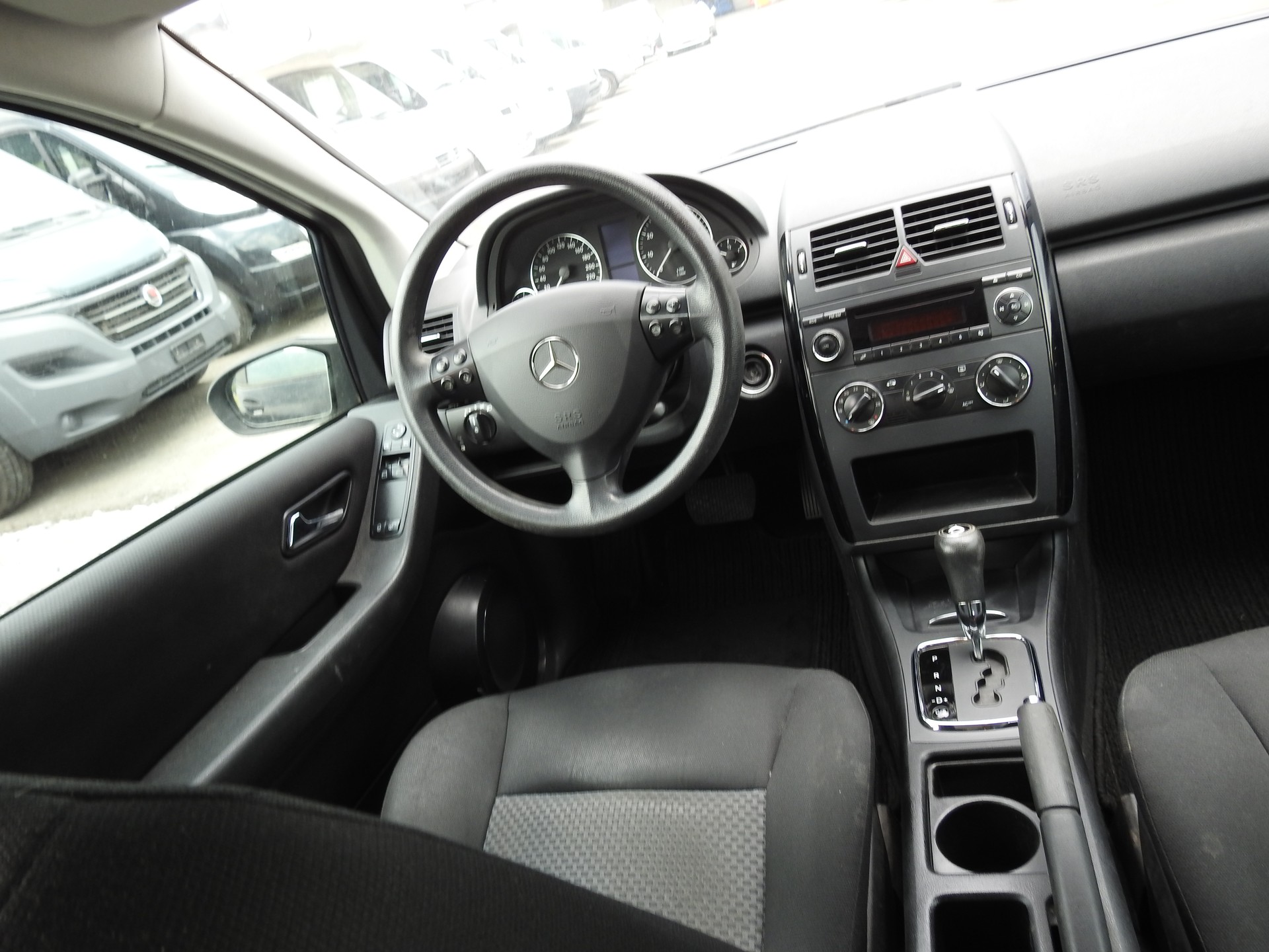 MERCEDES-BENZ A 170 Classic-image-18