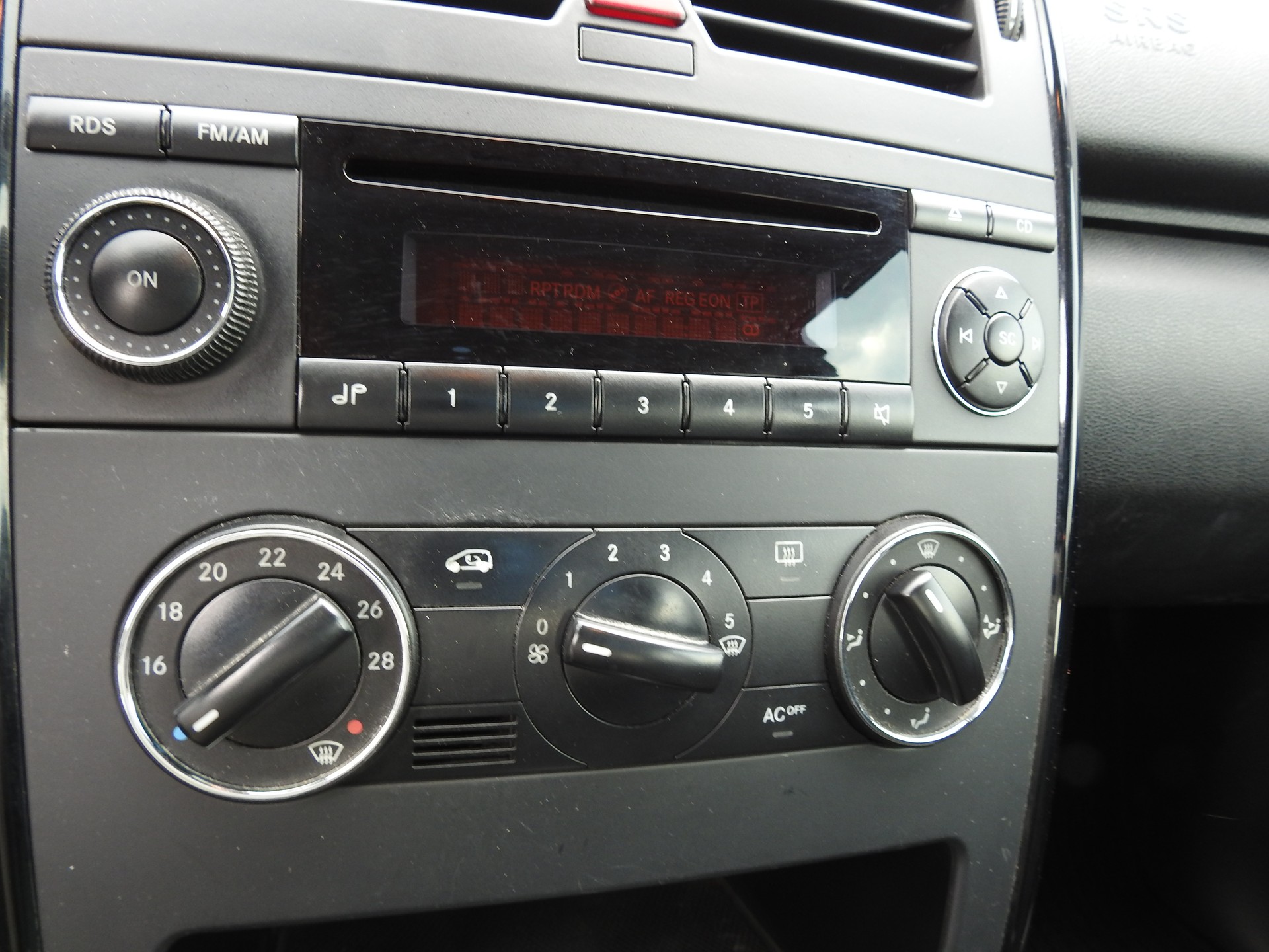 MERCEDES-BENZ A 170 Classic-image-20