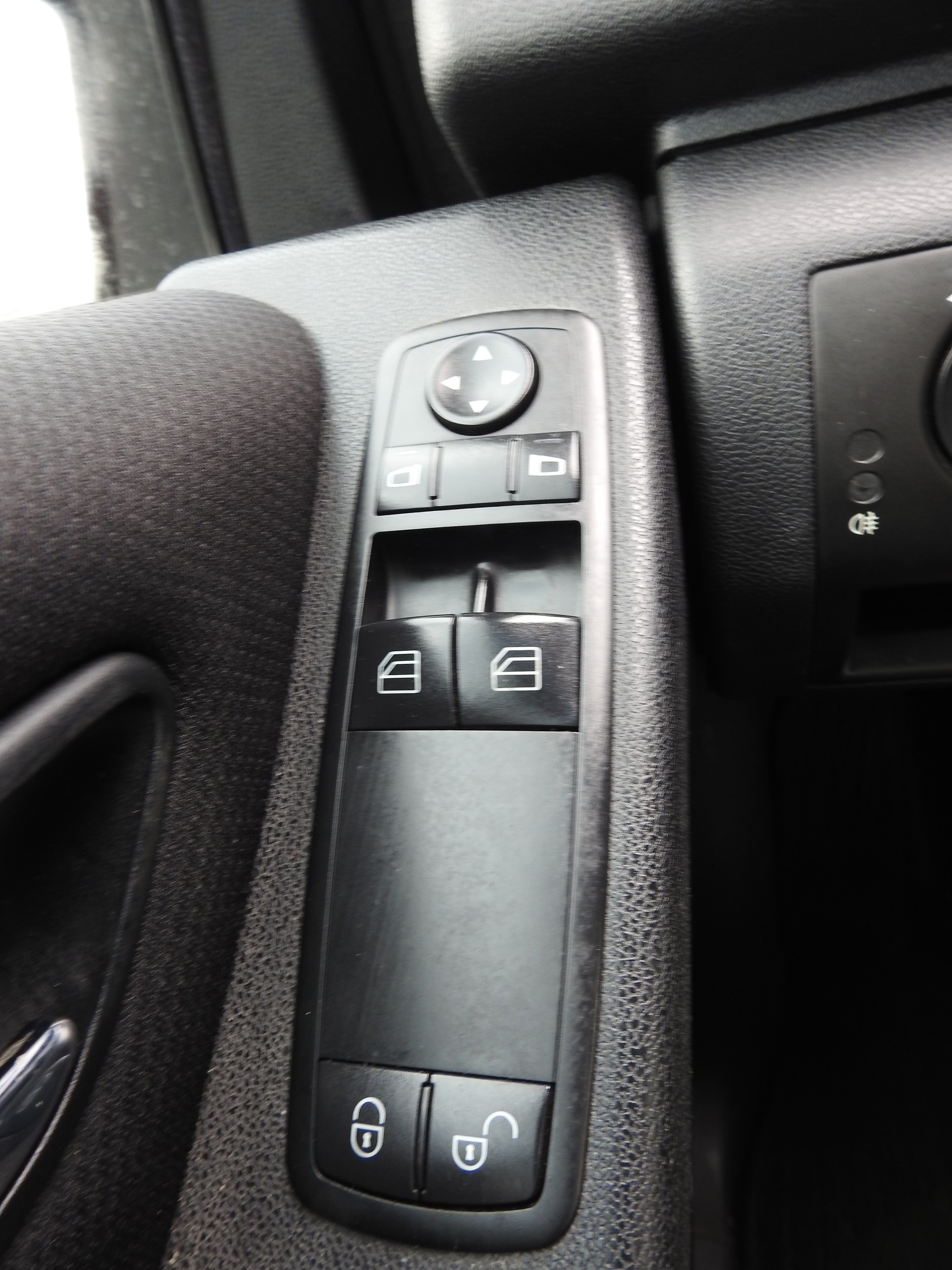 MERCEDES-BENZ A 170 Classic-image-21