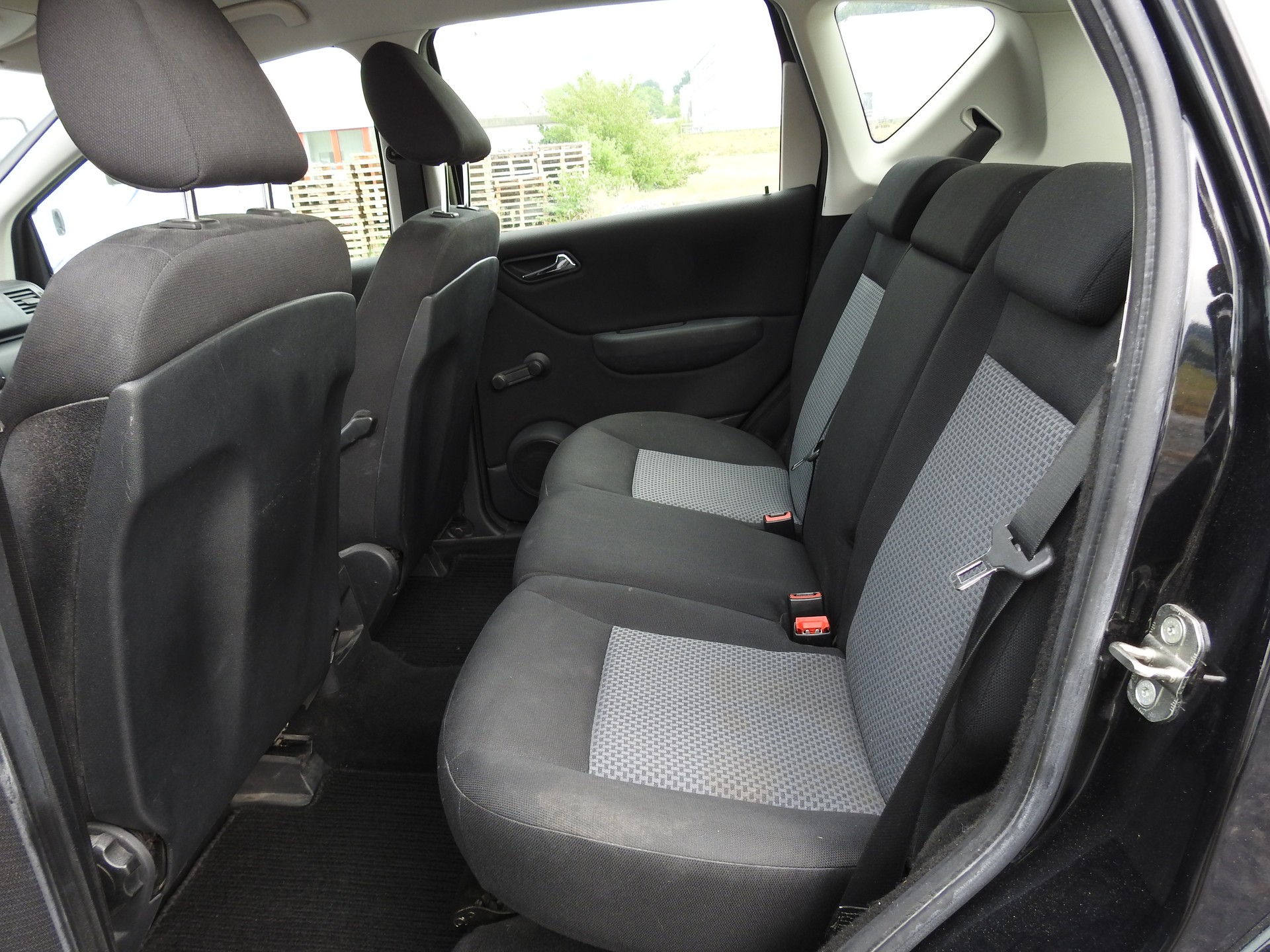 MERCEDES-BENZ A 170 Classic-image-13