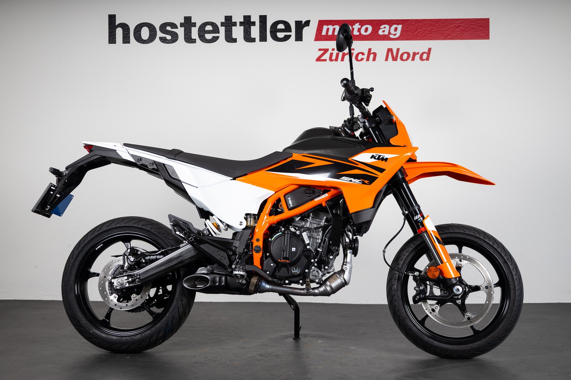 KTM 125 SMC R-showroom-element-1