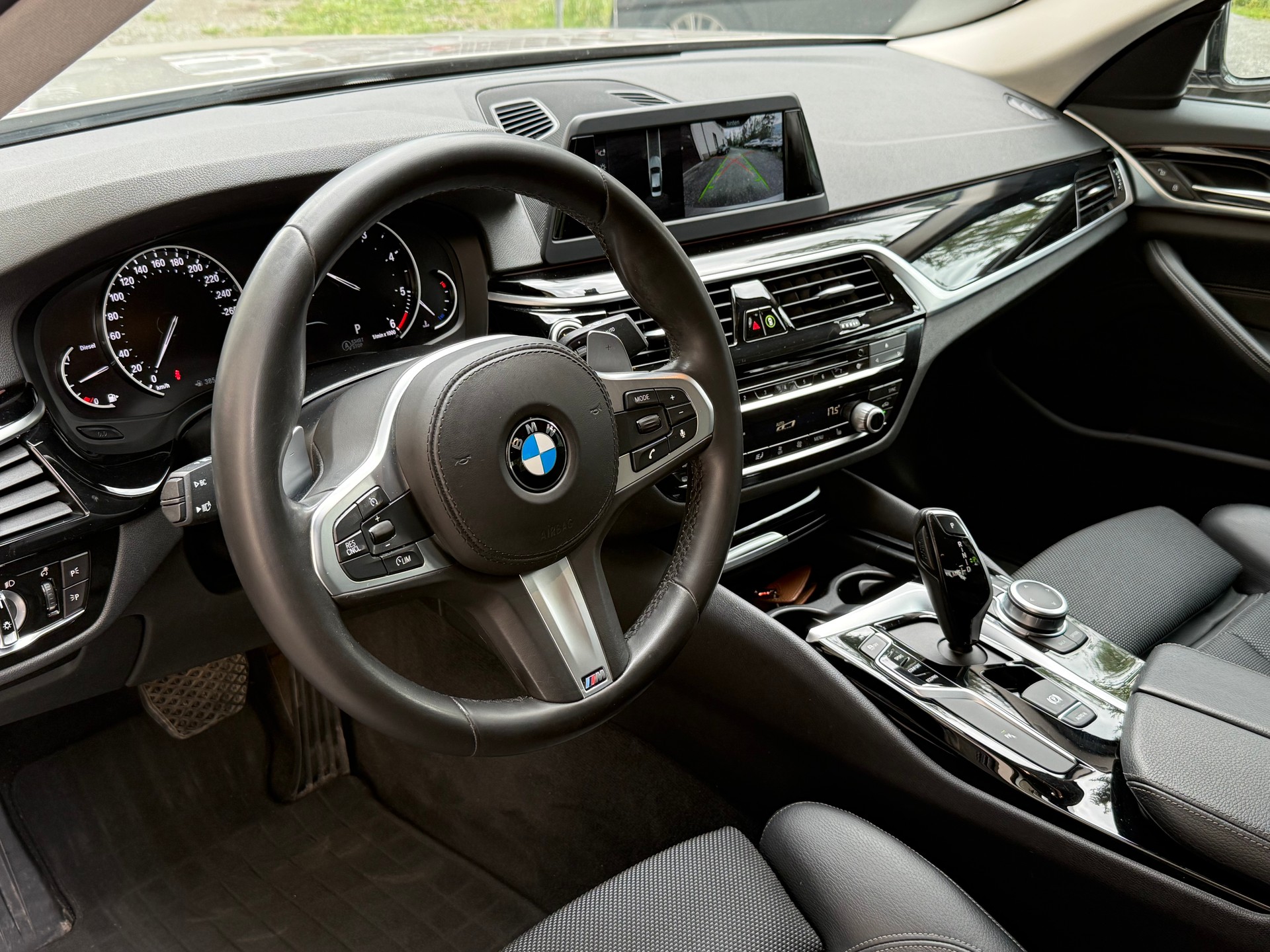 BMW 520d xDrive Sport Line Steptronic-image-9