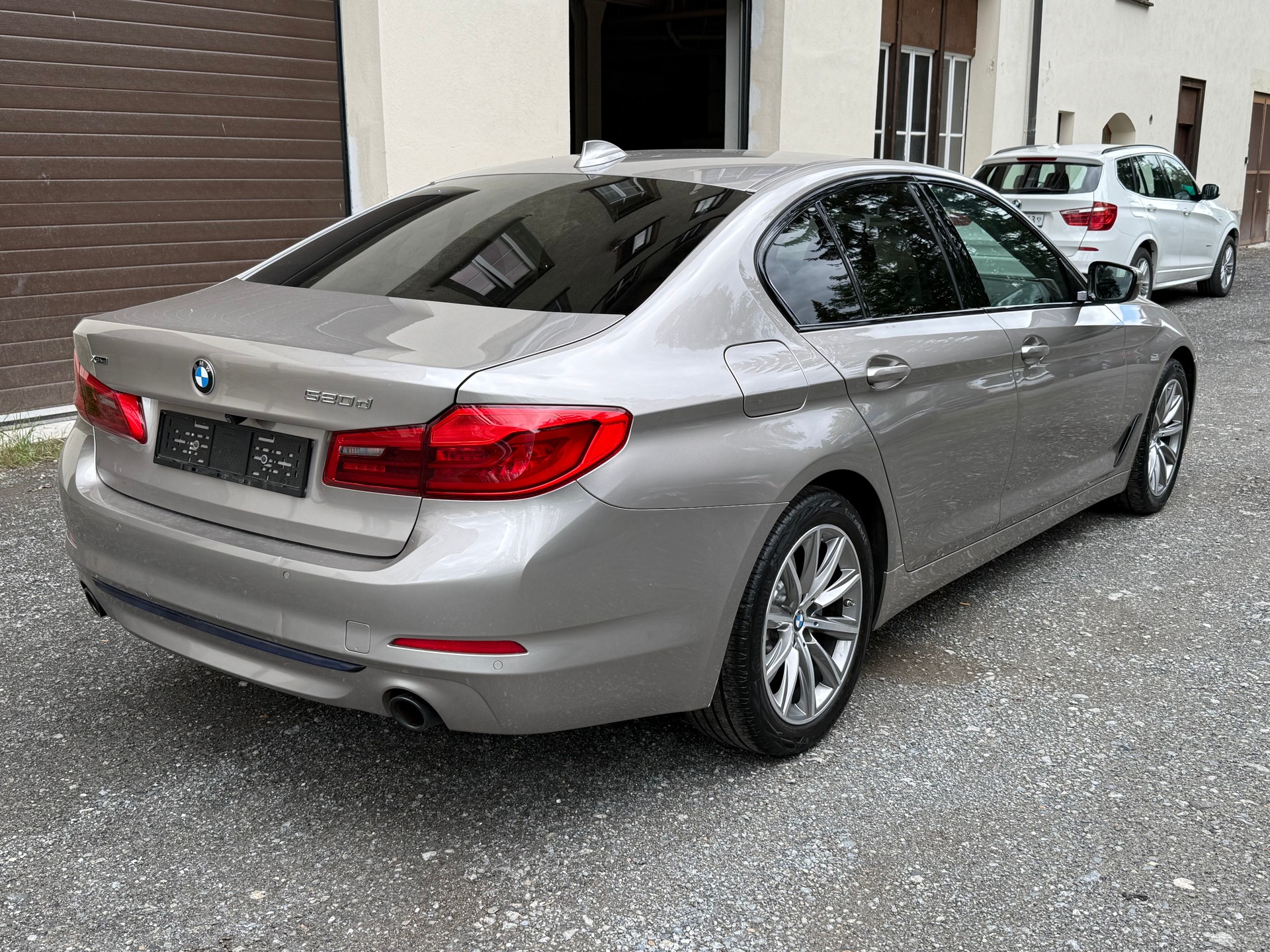 BMW 520d xDrive Sport Line Steptronic-image-4
