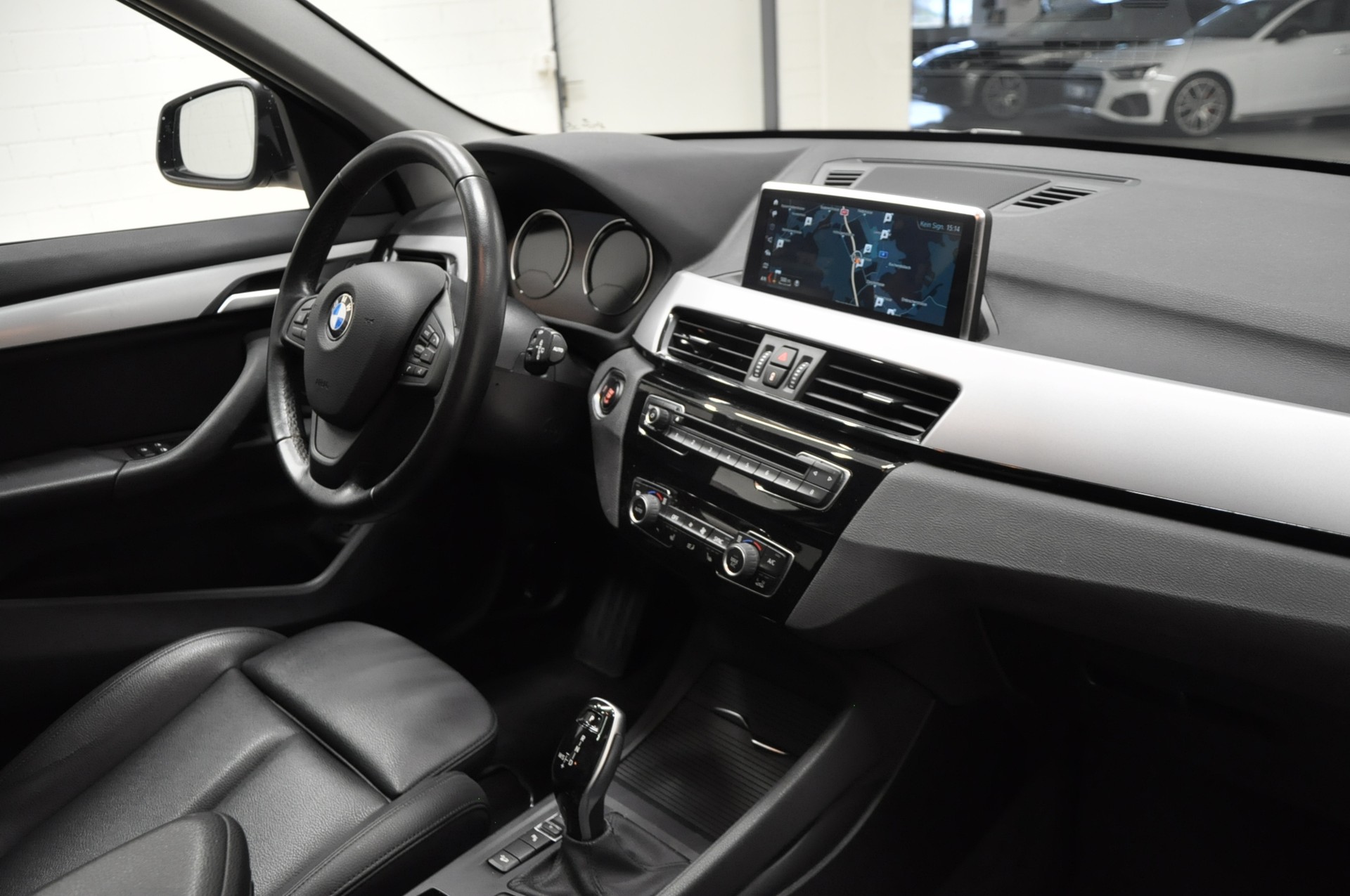 BMW X1 xDrive 20d Sport Line Steptronic-image-12