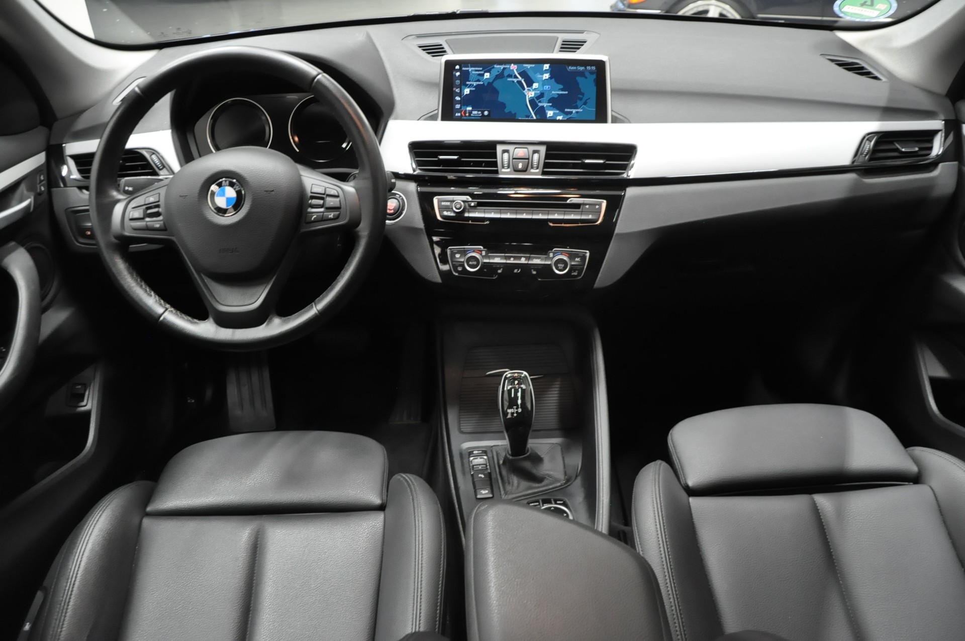 BMW X1 xDrive 20d Sport Line Steptronic-image-17