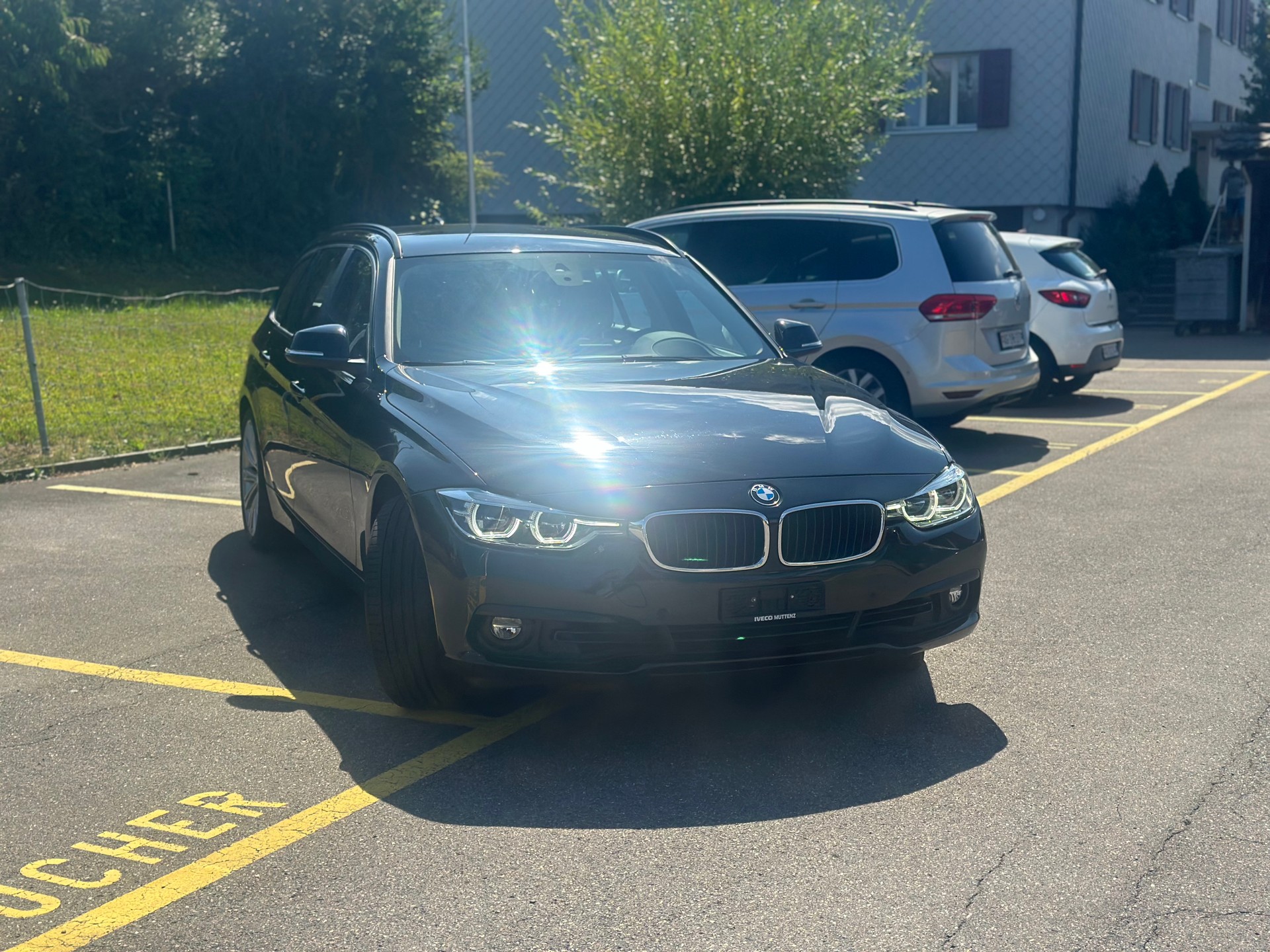BMW 320i xDrive-image-1