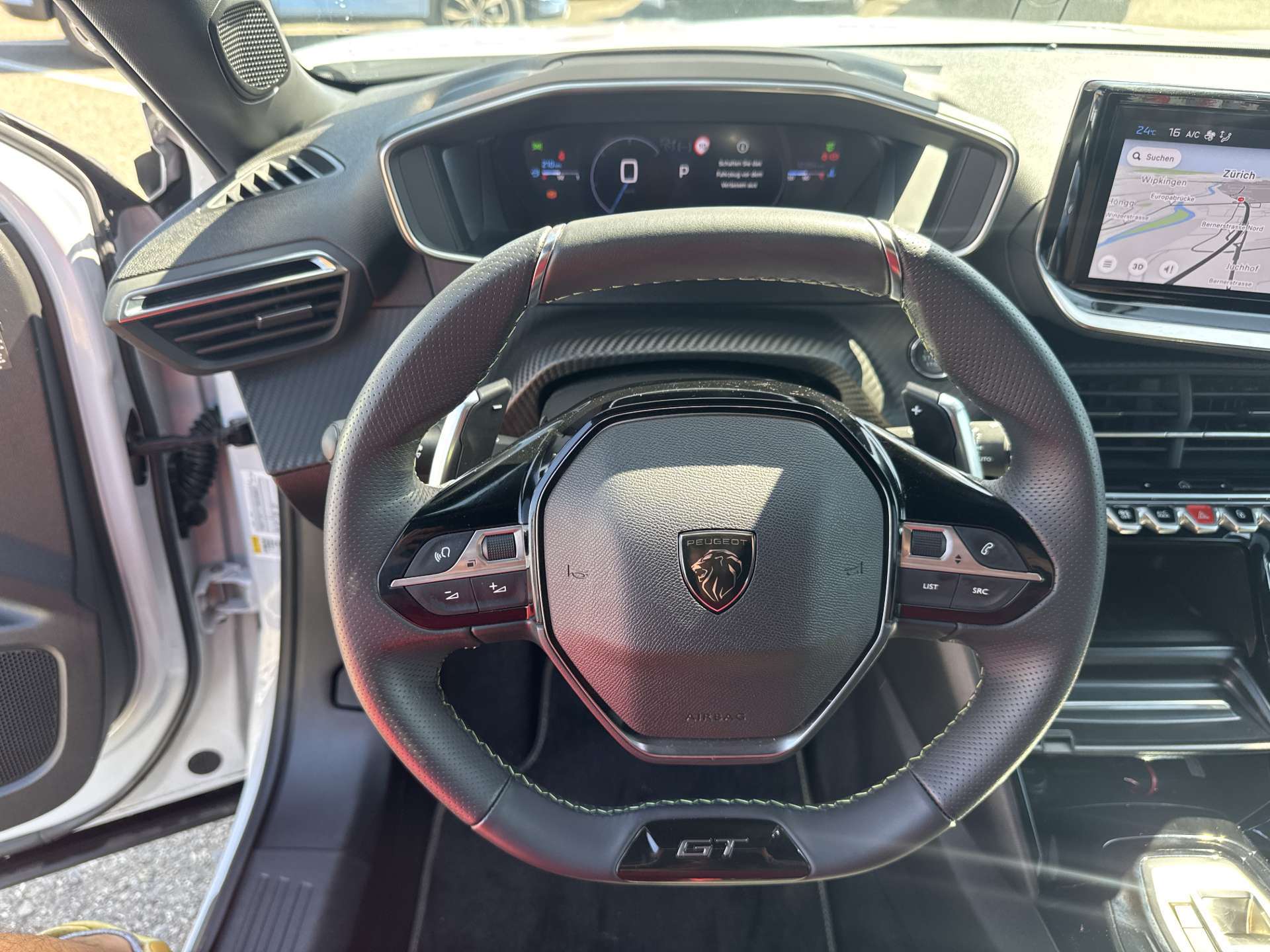 PEUGEOT 2008 1.2 PureTech GT Automat-image-15