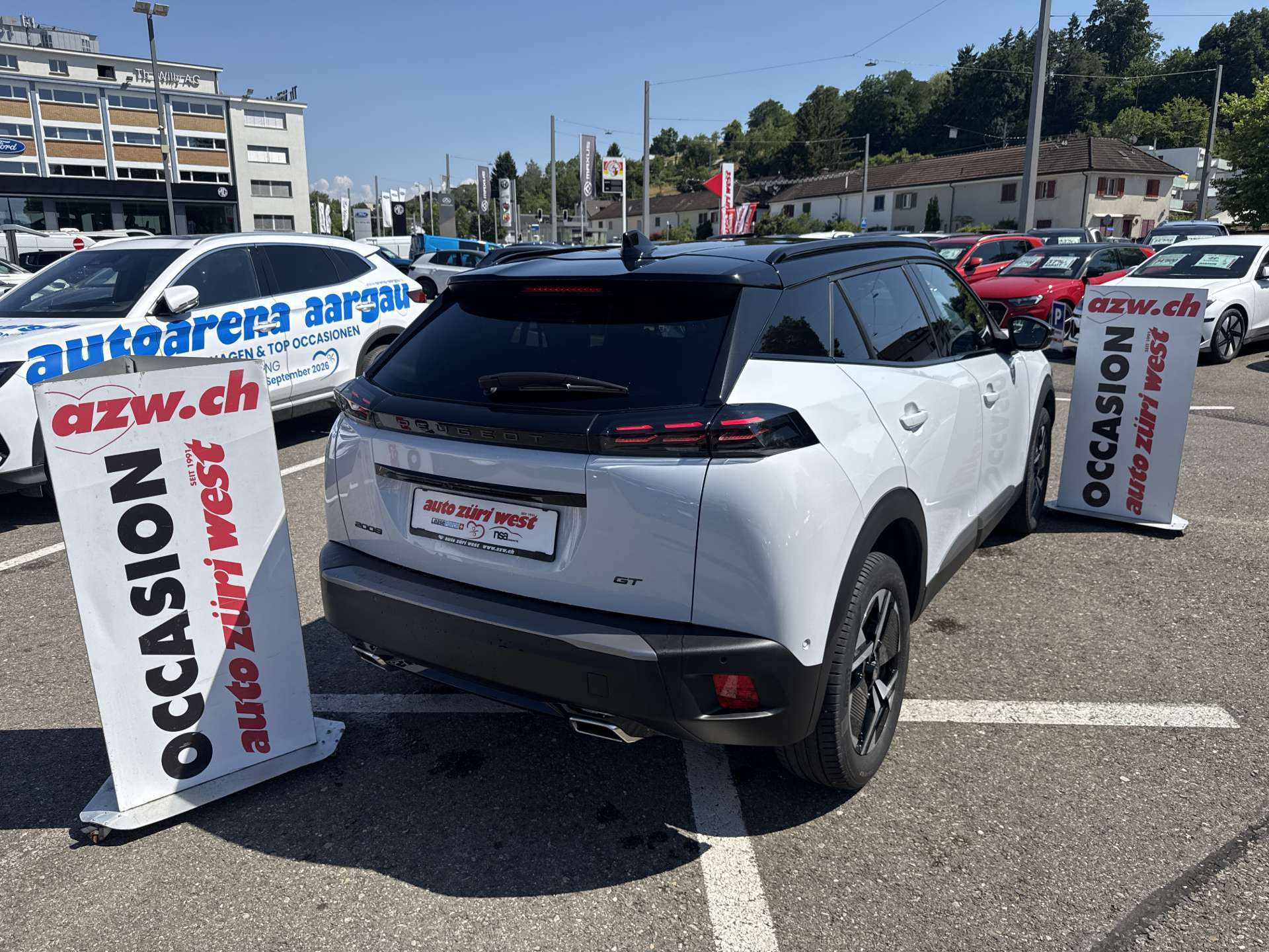 PEUGEOT 2008 1.2 PureTech GT Automat-image-2