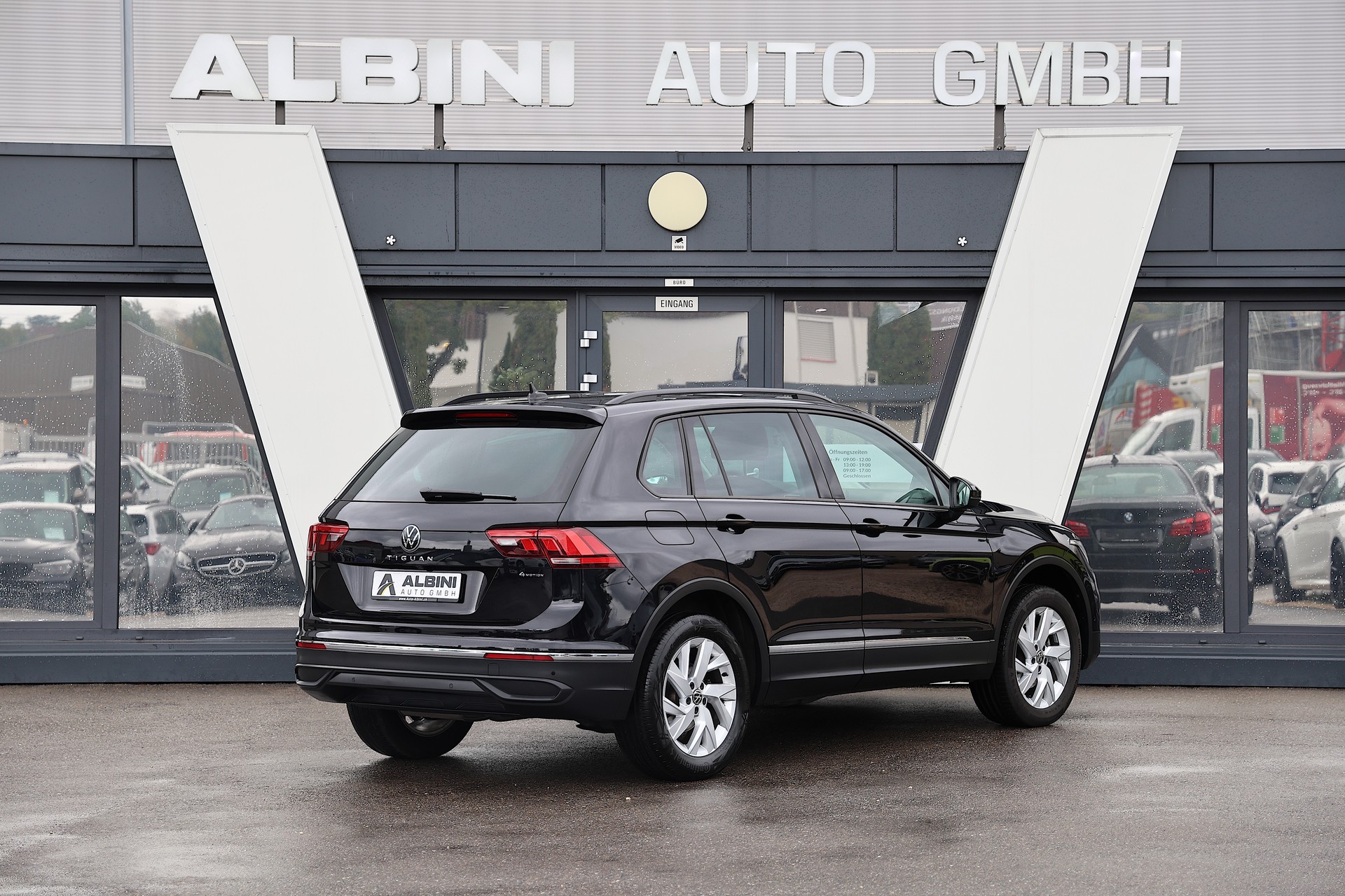 VW Tiguan 2.0 TDI SCR Life DSG-image-3