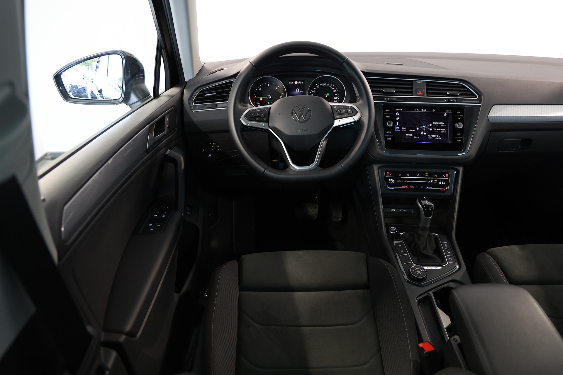 VW Tiguan 2.0 TDI SCR Life DSG-image-9
