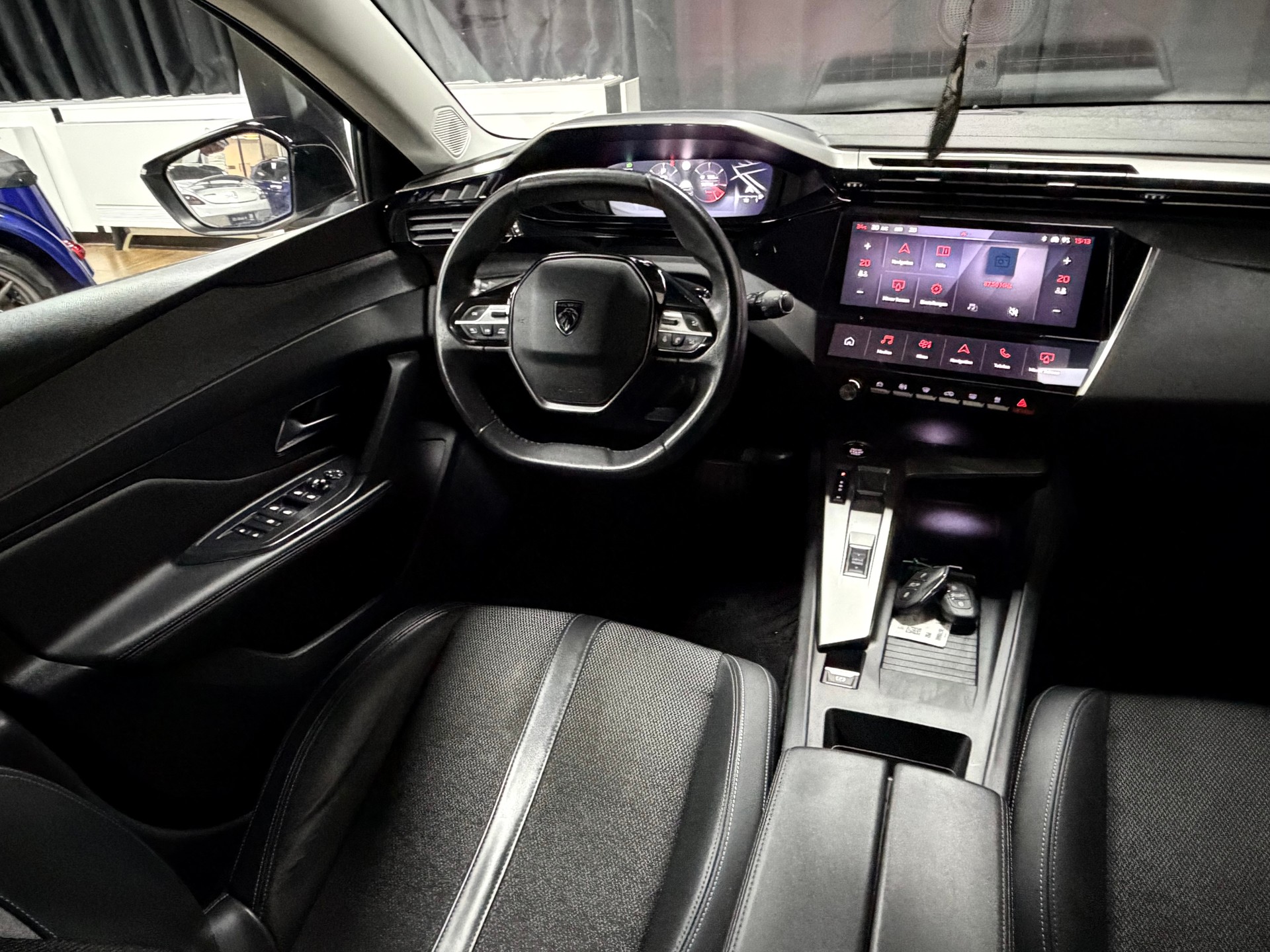 PEUGEOT 308 SW 1.5 BlueHDI Allure EAT8-image-24