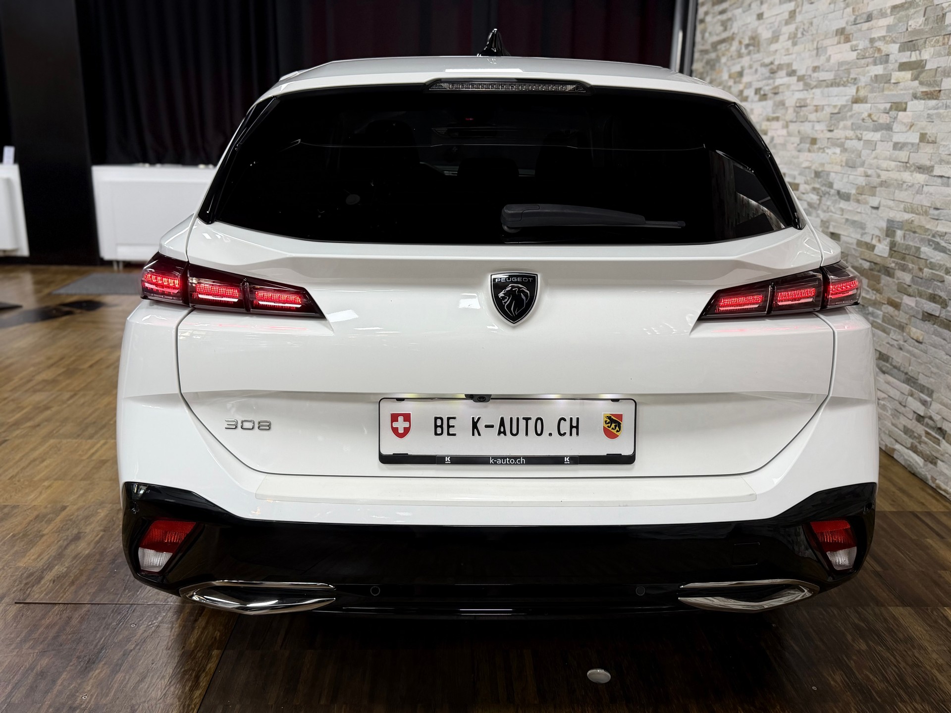 PEUGEOT 308 SW 1.5 BlueHDI Allure EAT8-showroom-element-2