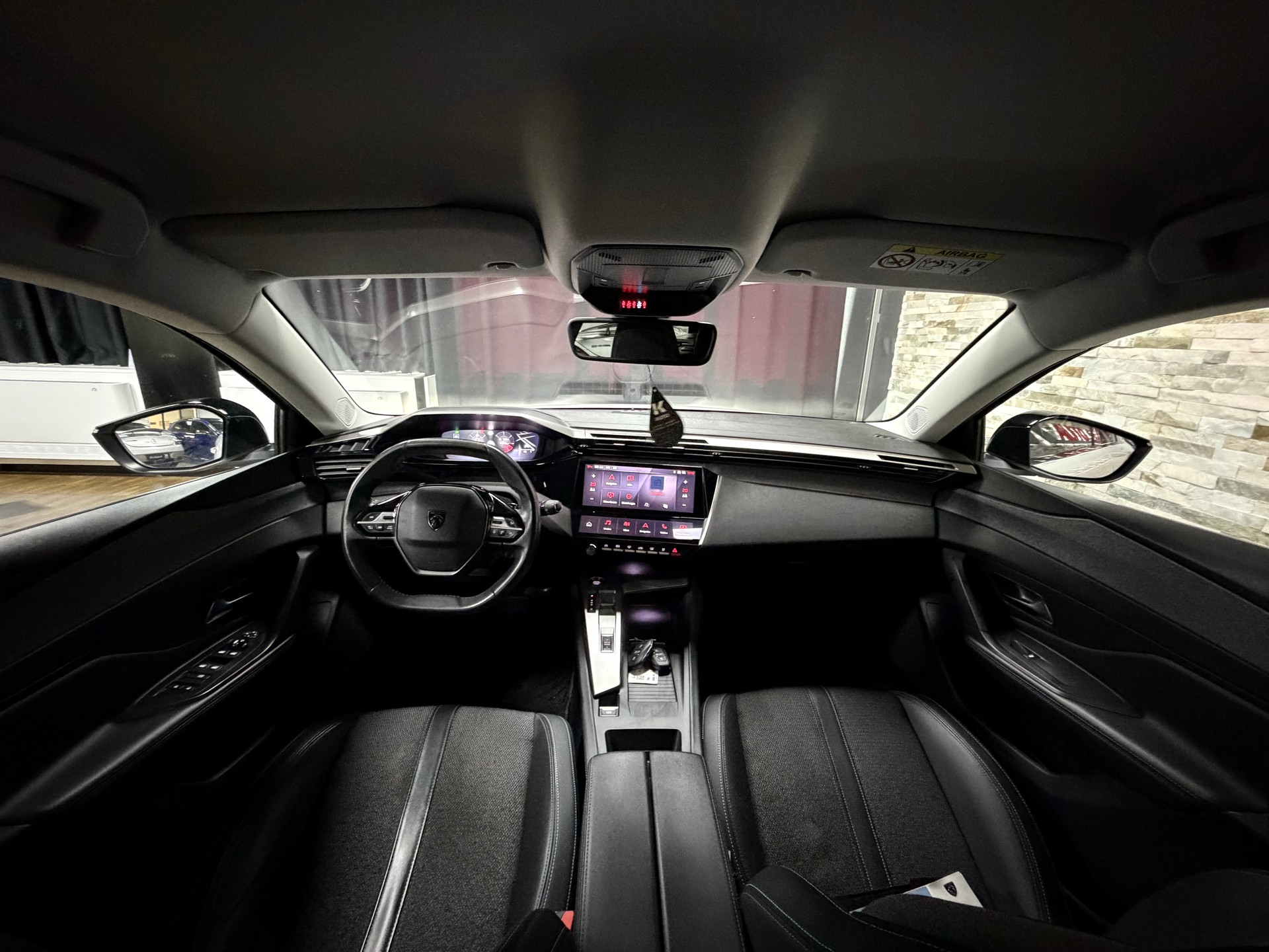 PEUGEOT 308 SW 1.5 BlueHDI Allure EAT8-image-23