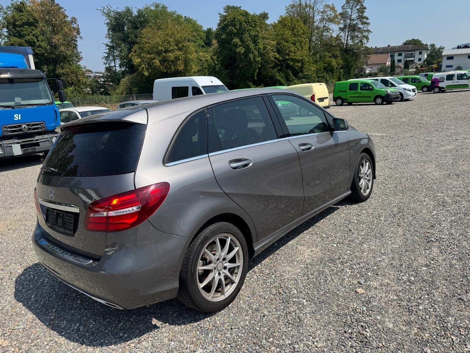 MERCEDES-BENZ B 220 CDI Swiss Star Edition Style 4Matic 7G-DCT-image-4