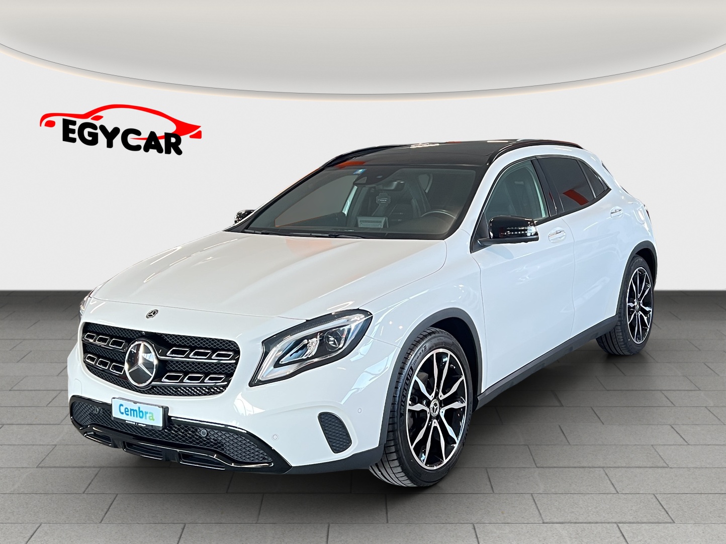 MERCEDES-BENZ GLA 200 Night Star 7G-DCT-image-2