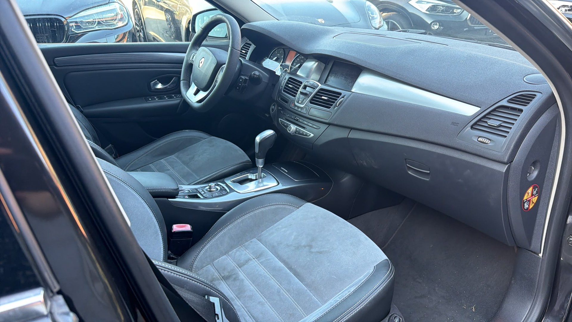 RENAULT Laguna Grandtour 2.0 dCi Dynamique Automatic-image-4