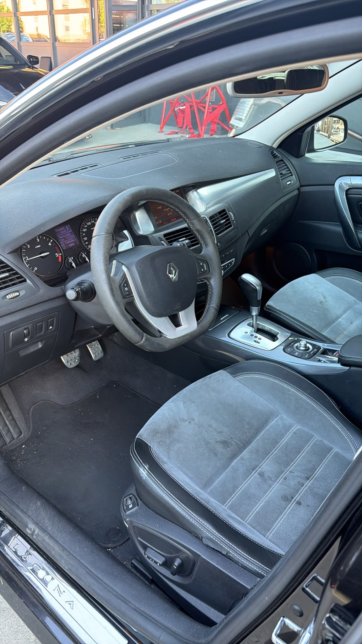 RENAULT Laguna Grandtour 2.0 dCi Dynamique Automatic-image-6