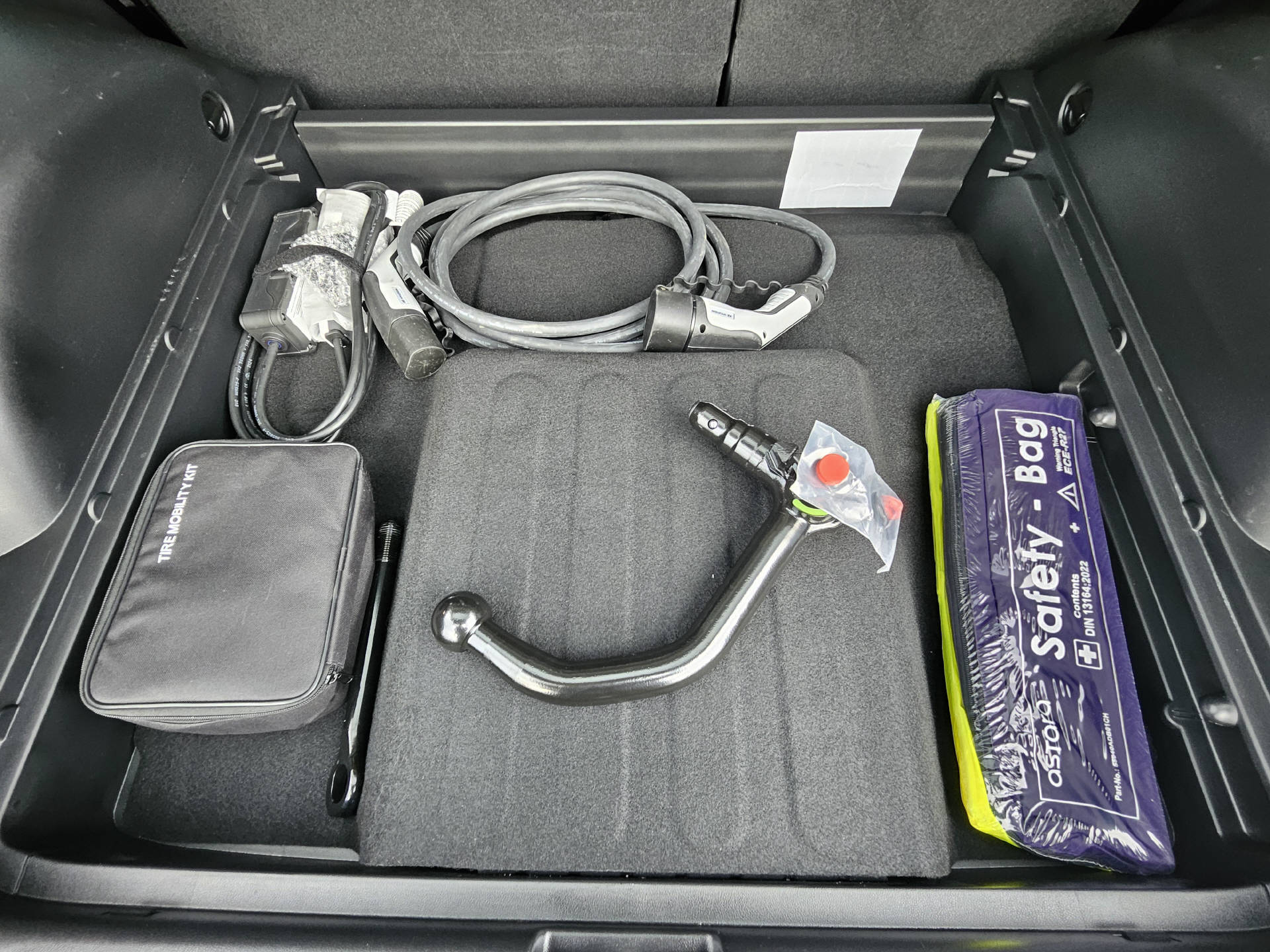 HYUNDAI Ioniq 5 Amplia * Werksgarantie 5 Jahre ohne Kilometerbegrenzung * 8-fach bereift *-image-10