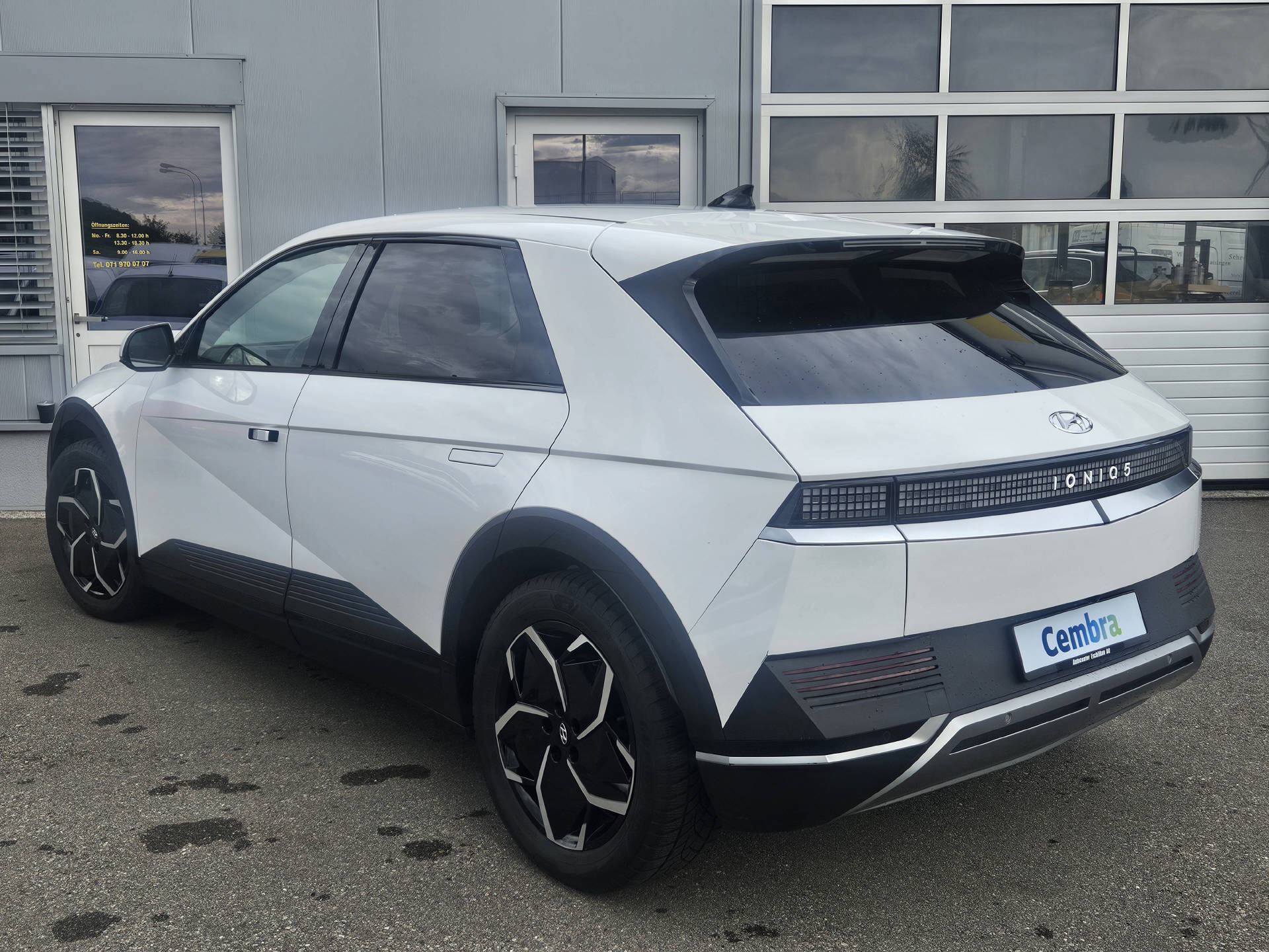 HYUNDAI Ioniq 5 Amplia * Werksgarantie 5 Jahre ohne Kilometerbegrenzung * 8-fach bereift *-image-8