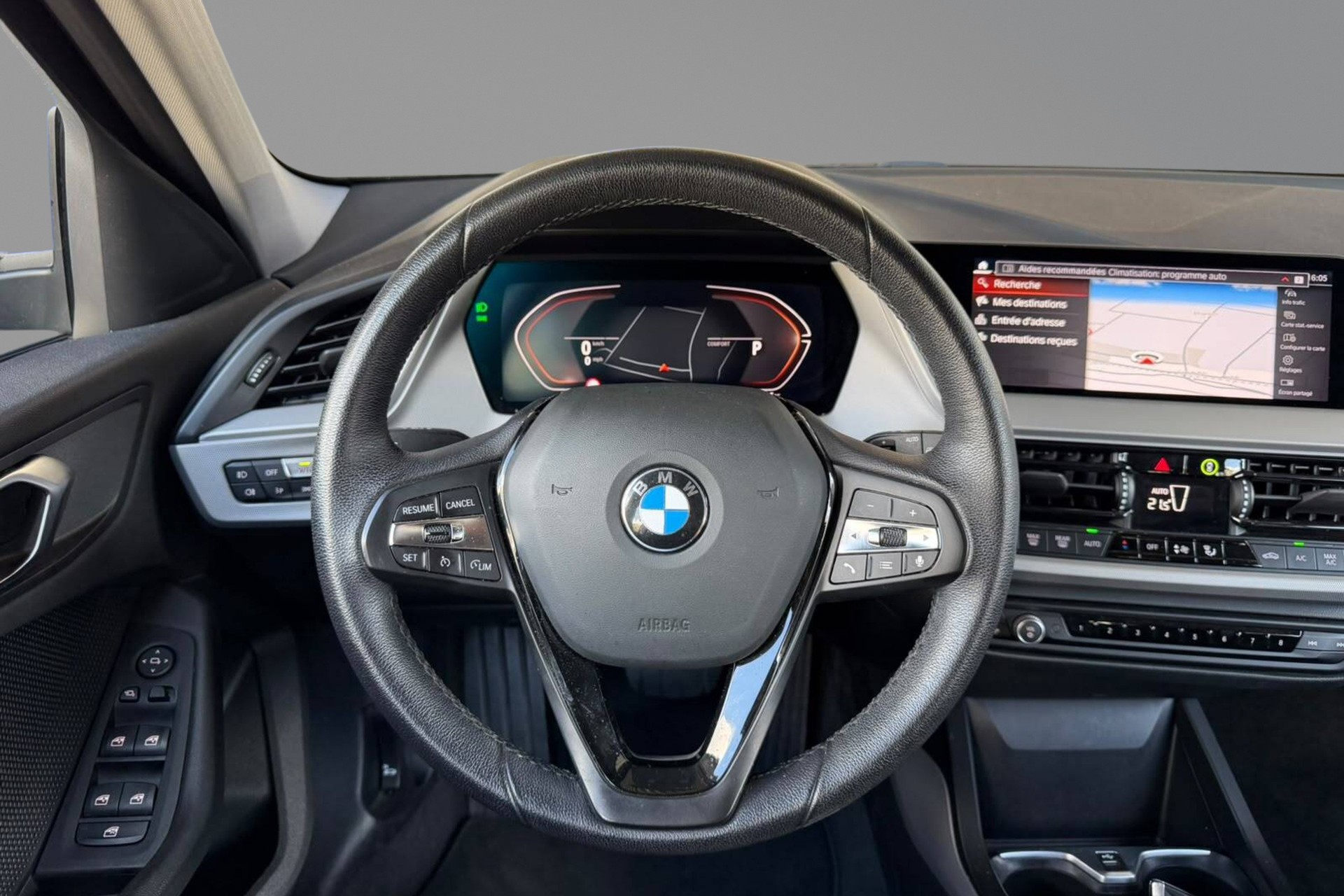 BMW 118i Essential Edition Steptronic-image-7
