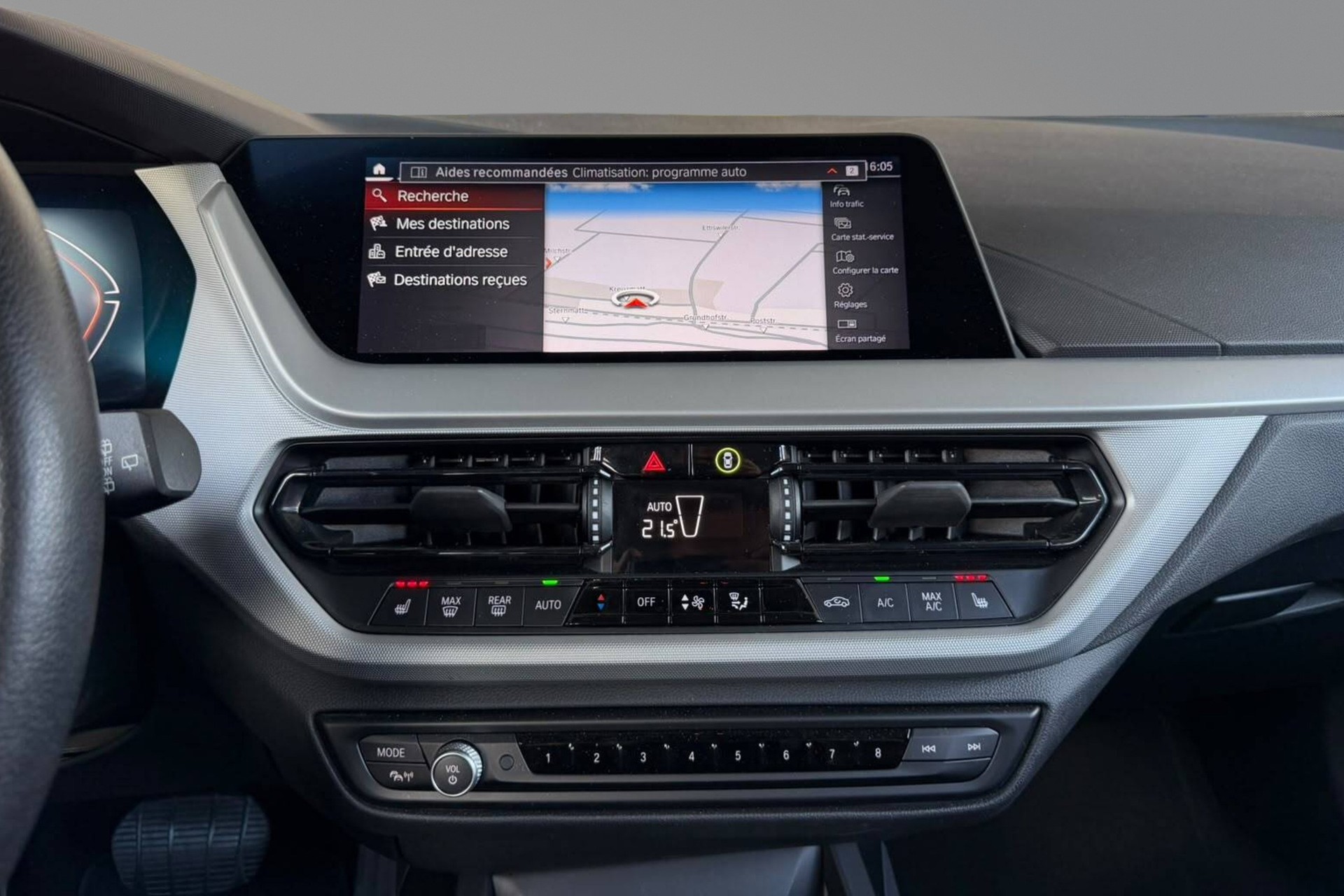 BMW 118i Essential Edition Steptronic-image-8
