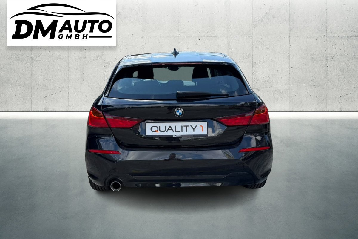 BMW 118i Essential Edition Steptronic-image-3