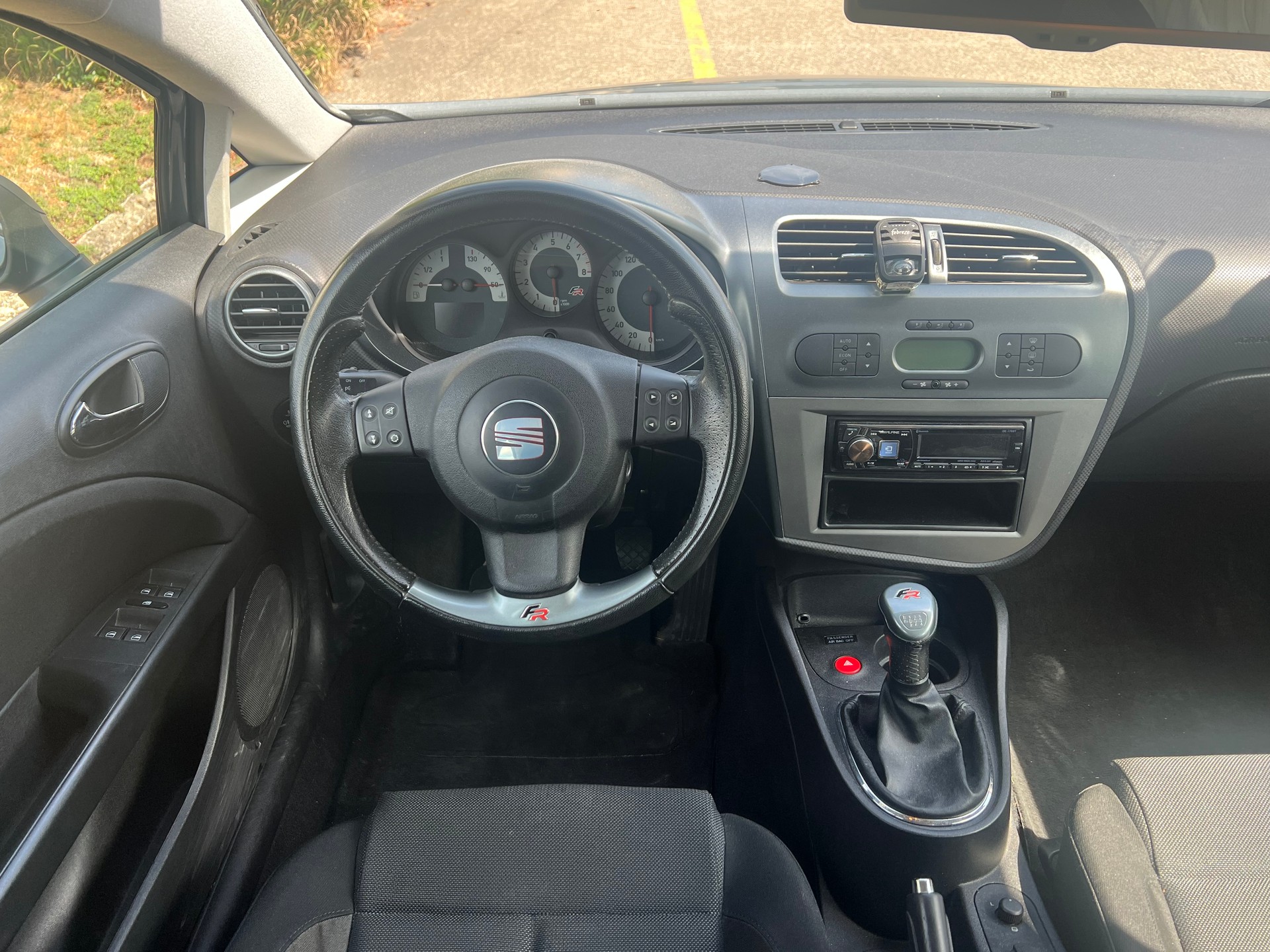 SEAT Leon 2.0 TSI FR-image-10
