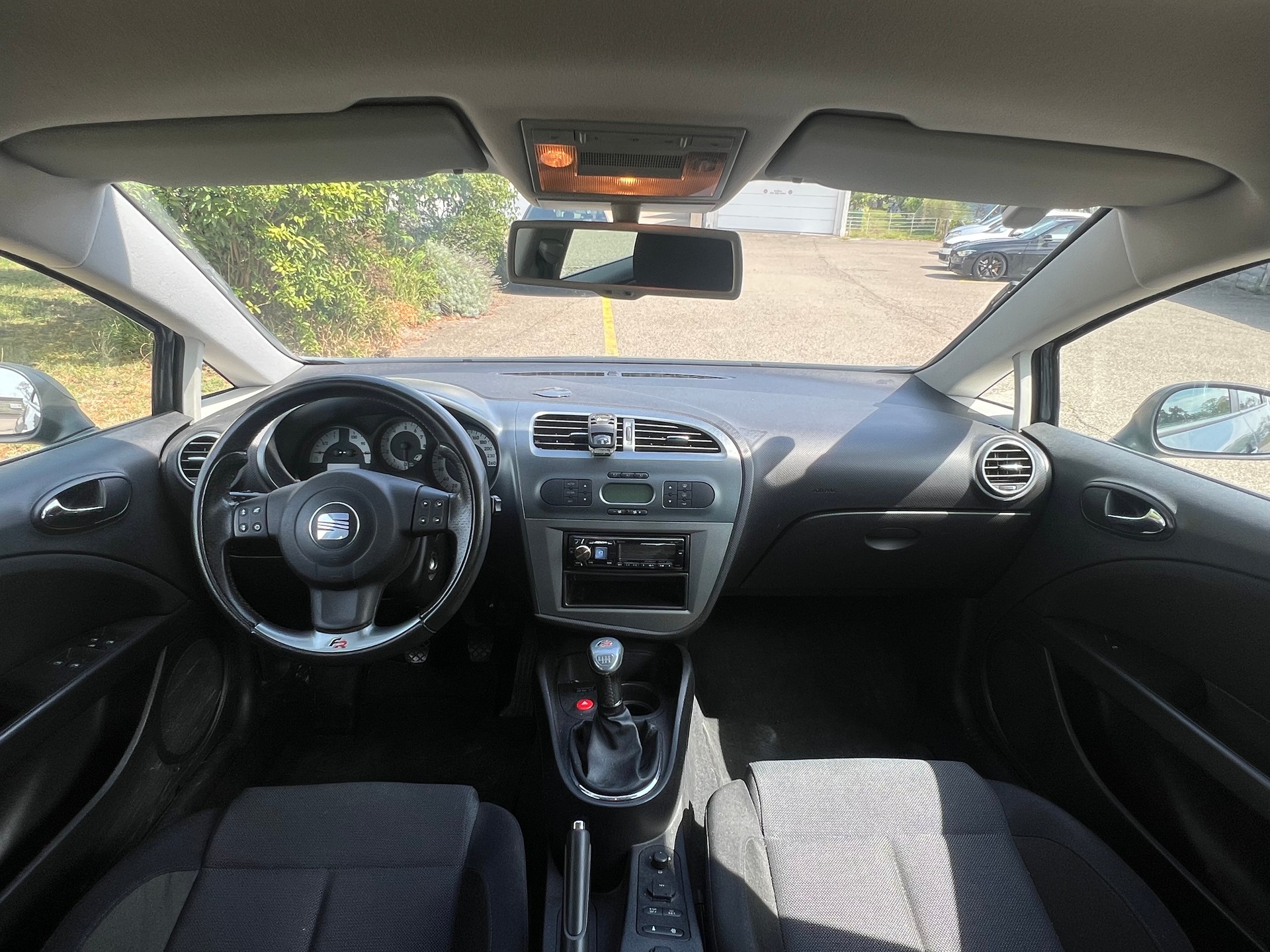 SEAT Leon 2.0 TSI FR-image-9