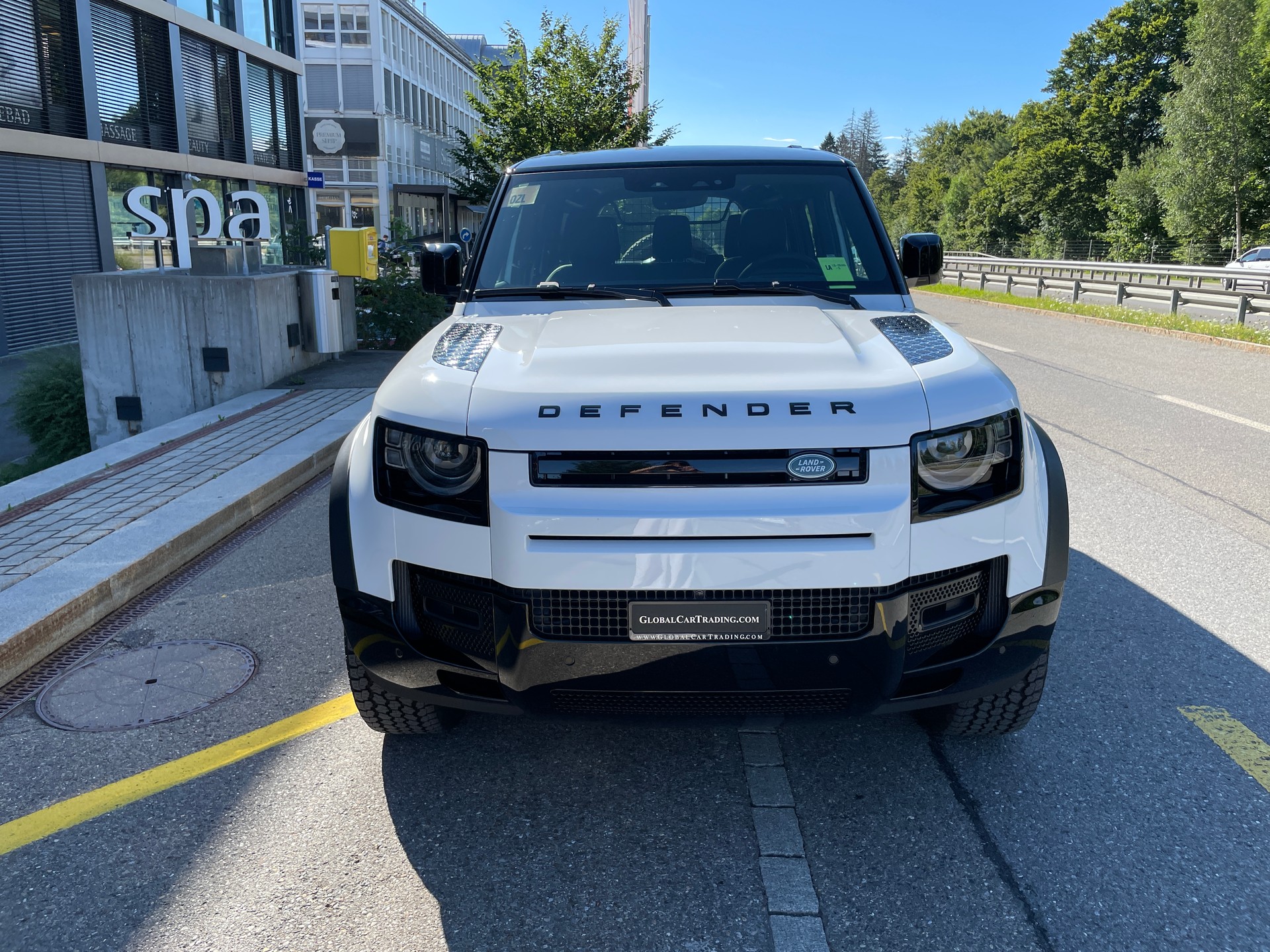 LAND ROVER Defender 110 P400 I6 X-Dynamic SE 3.0 AT8-image-1