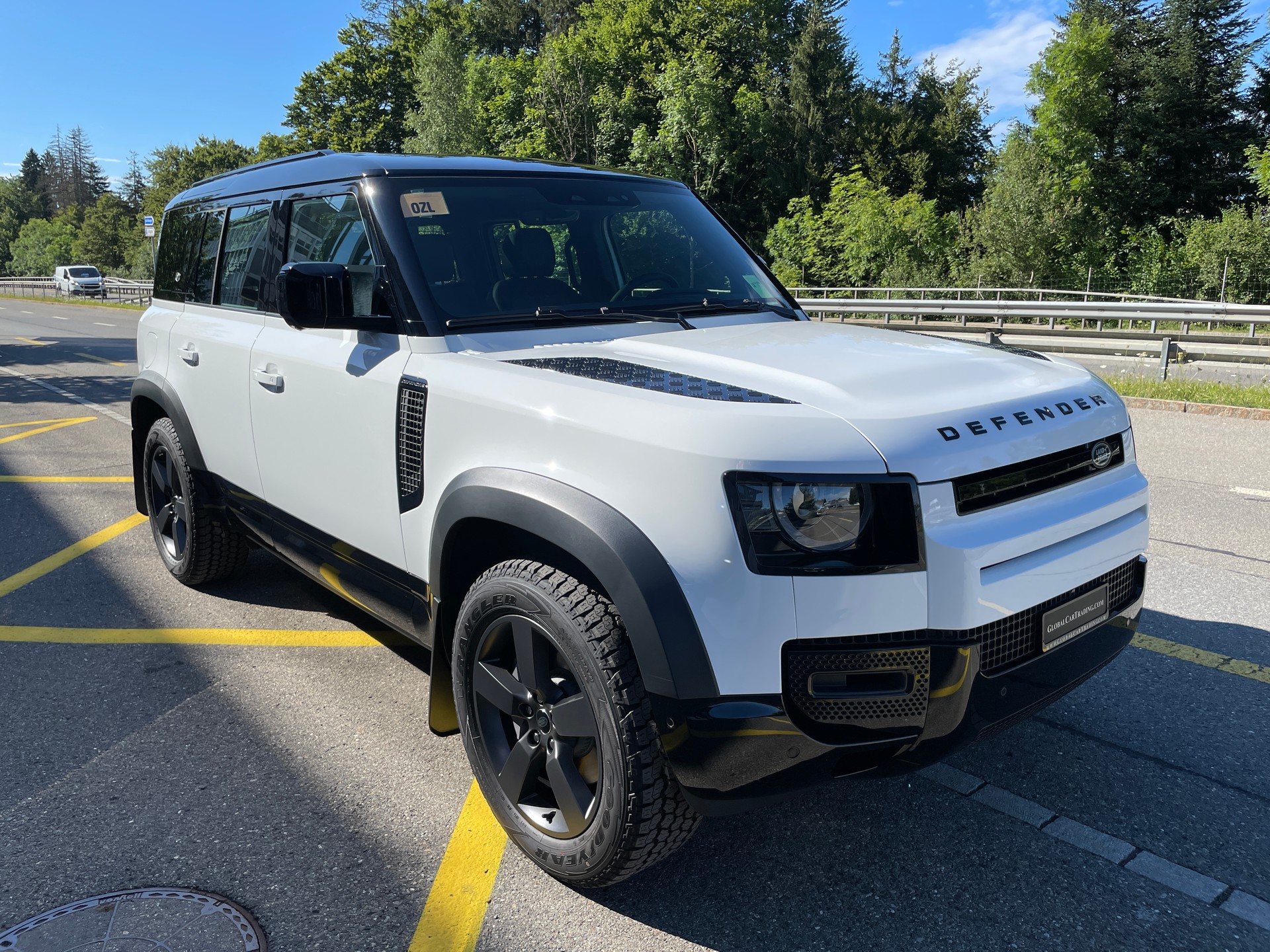 LAND ROVER Defender 110 P400 I6 X-Dynamic SE 3.0 AT8-image-2