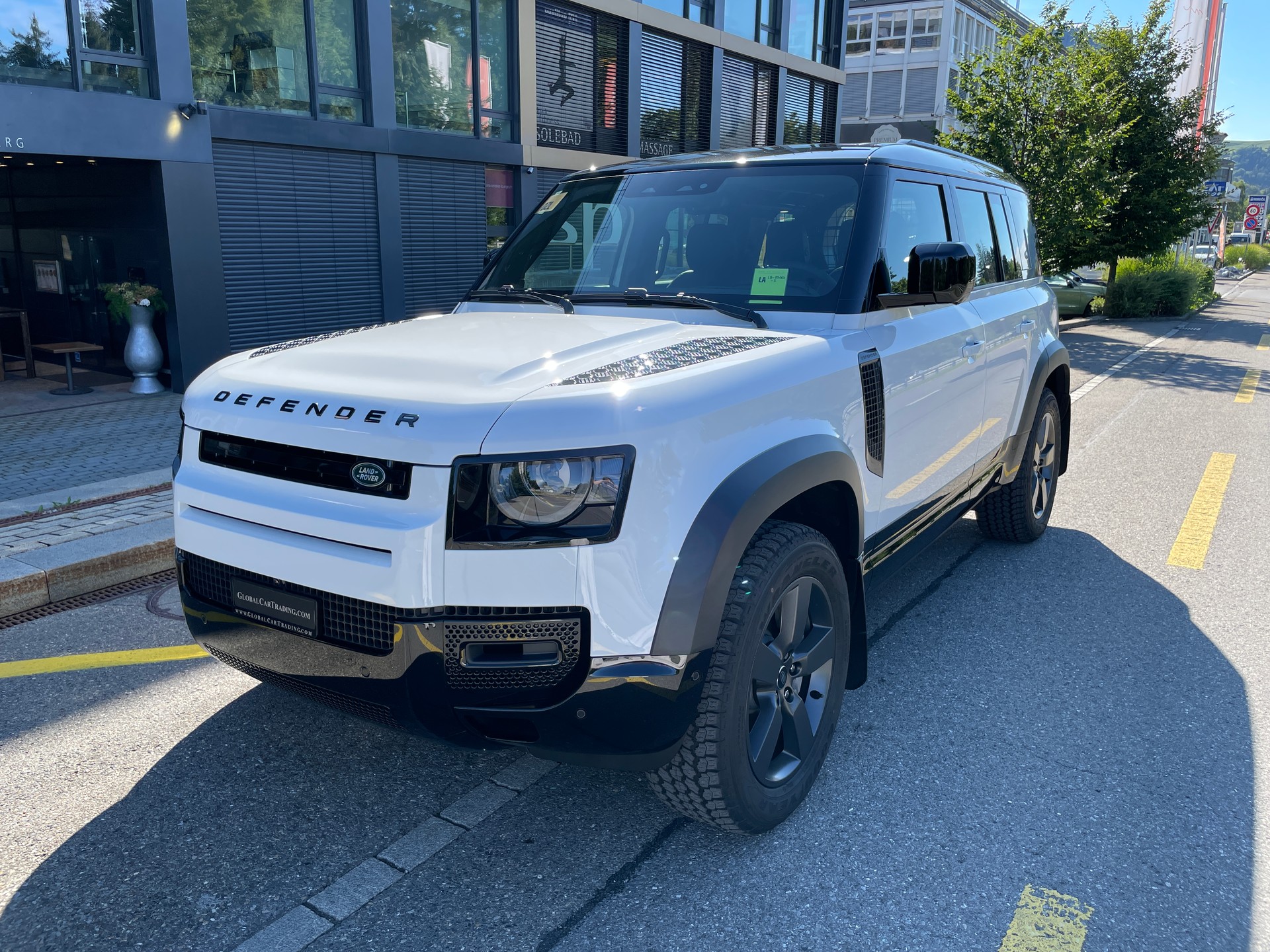 LAND ROVER Defender 110 P400 I6 X-Dynamic SE 3.0 AT8-image-0