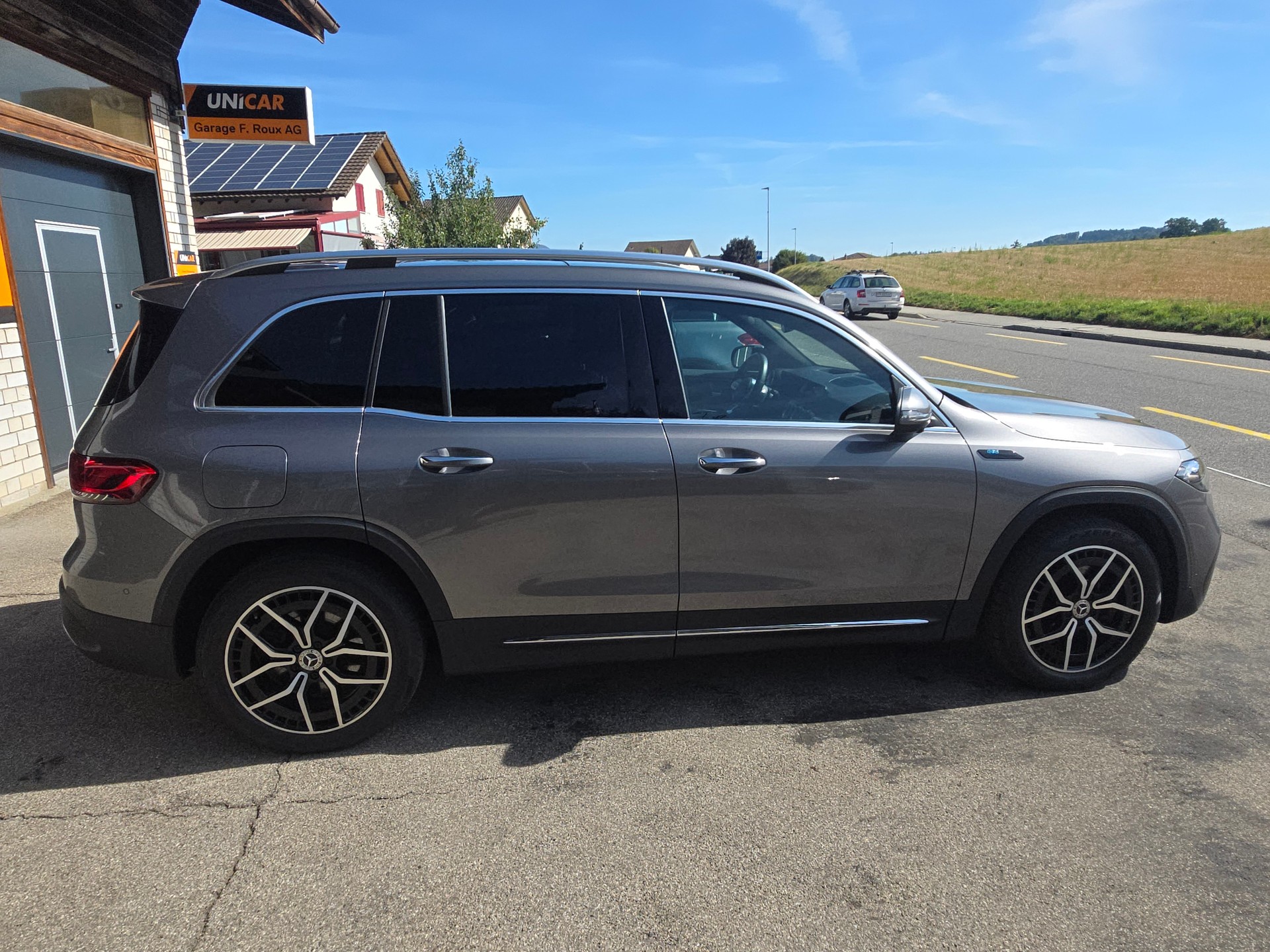 MERCEDES-BENZ EQB 350-image-6