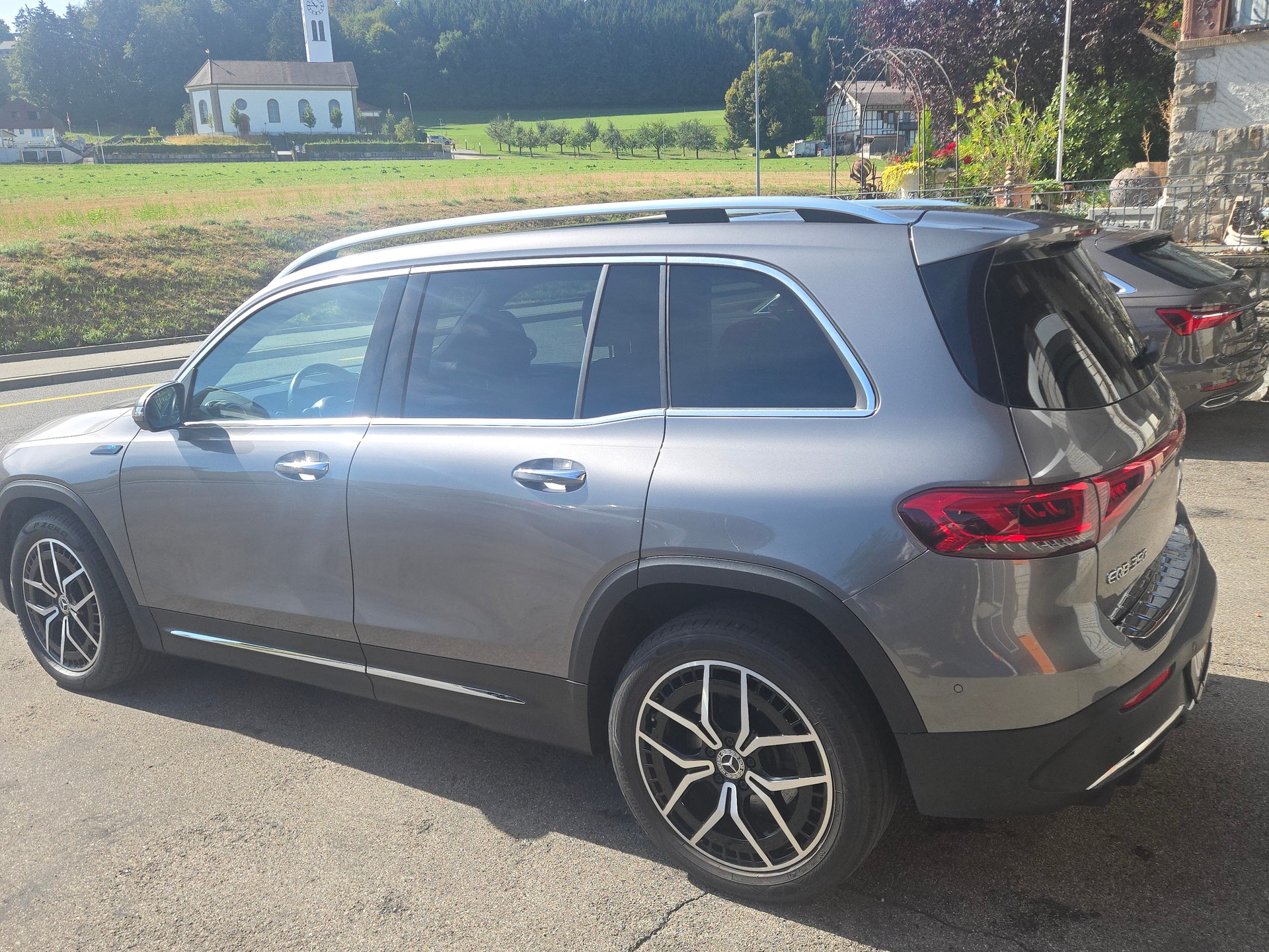 MERCEDES-BENZ EQB 350-image-3