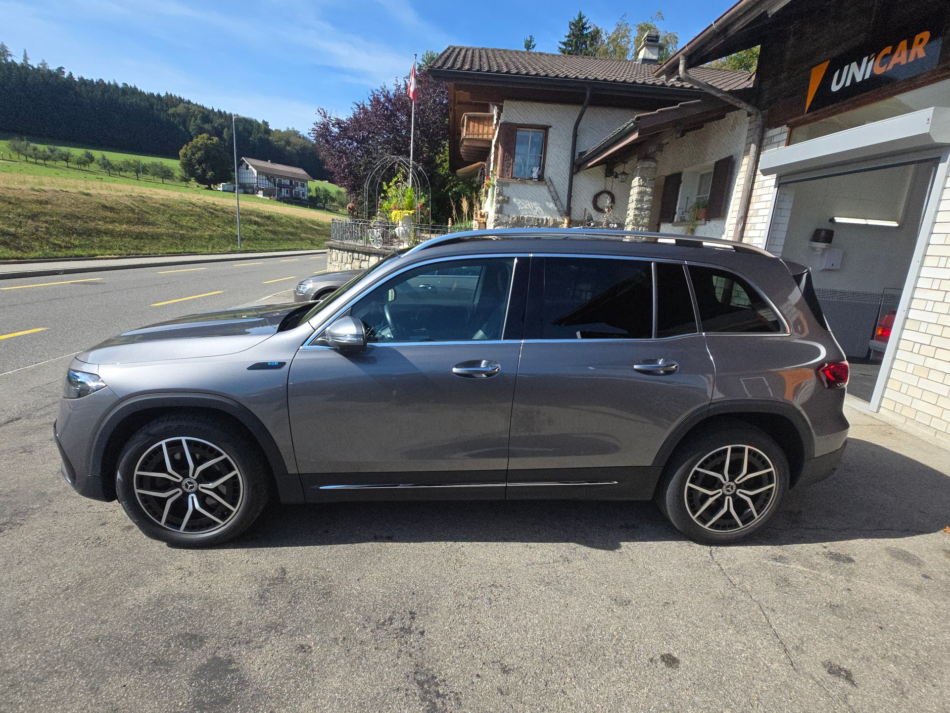 MERCEDES-BENZ EQB 350-image-2