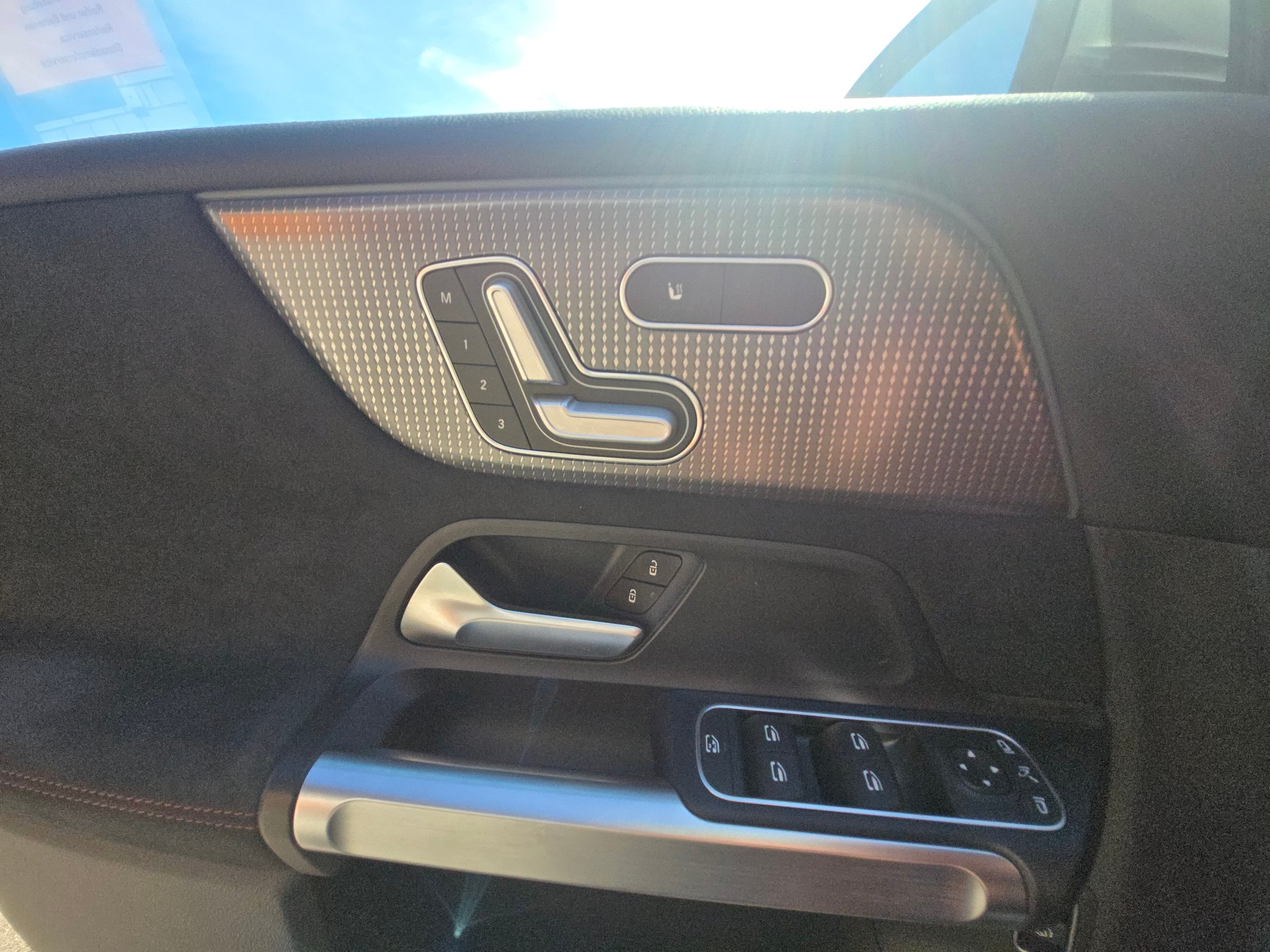 MERCEDES-BENZ EQB 350-image-13