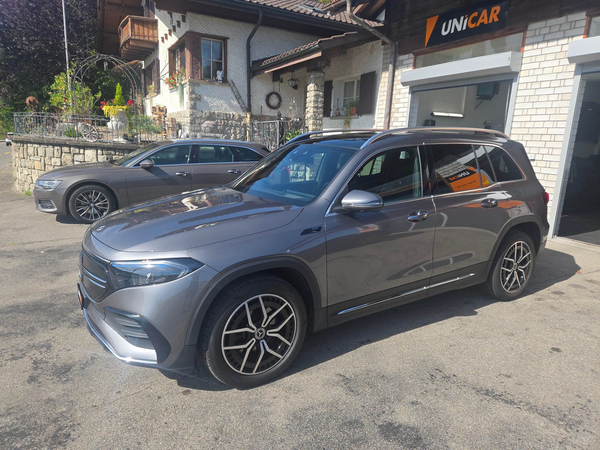 MERCEDES-BENZ EQB 350-image-1