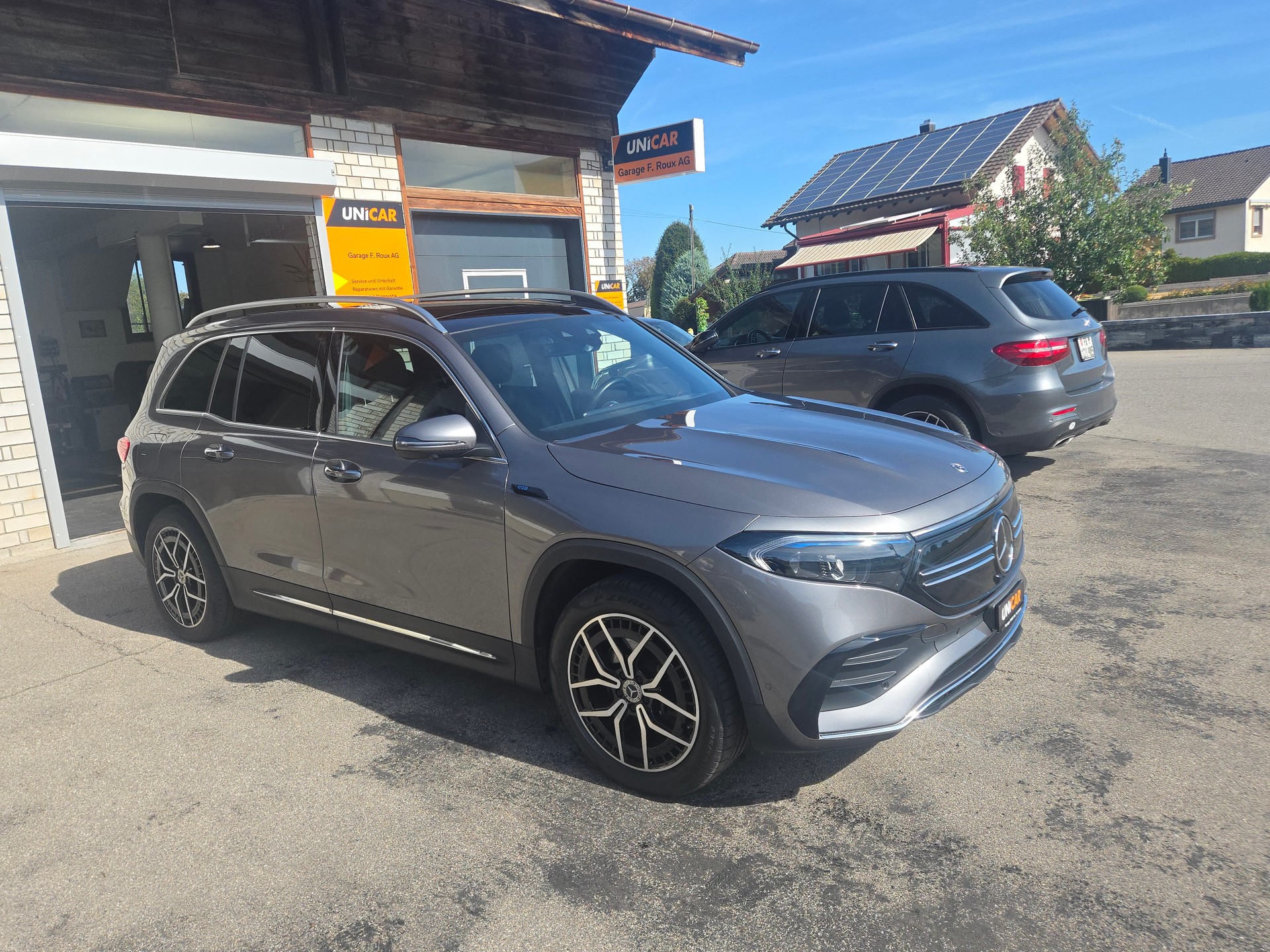 MERCEDES-BENZ EQB 350-image-7