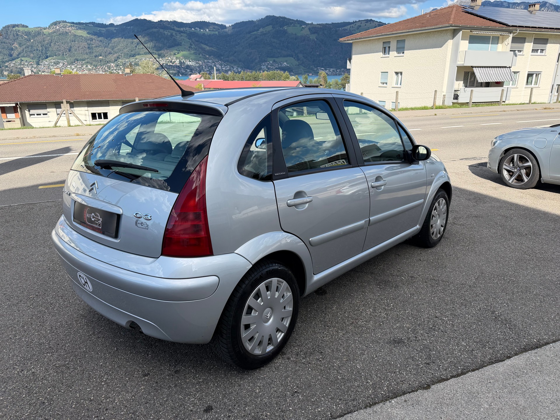 CITROEN C3 1.4i Exclusive-image-2