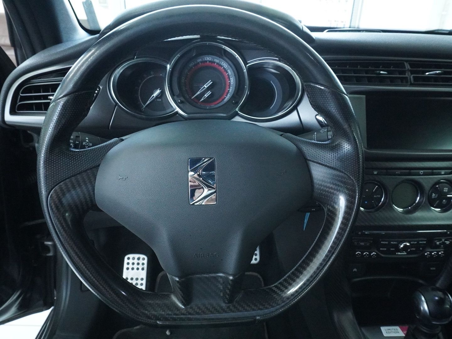 DS AUTOMOBILES DS3 Cabrio 1.6 THP Racing-image-9