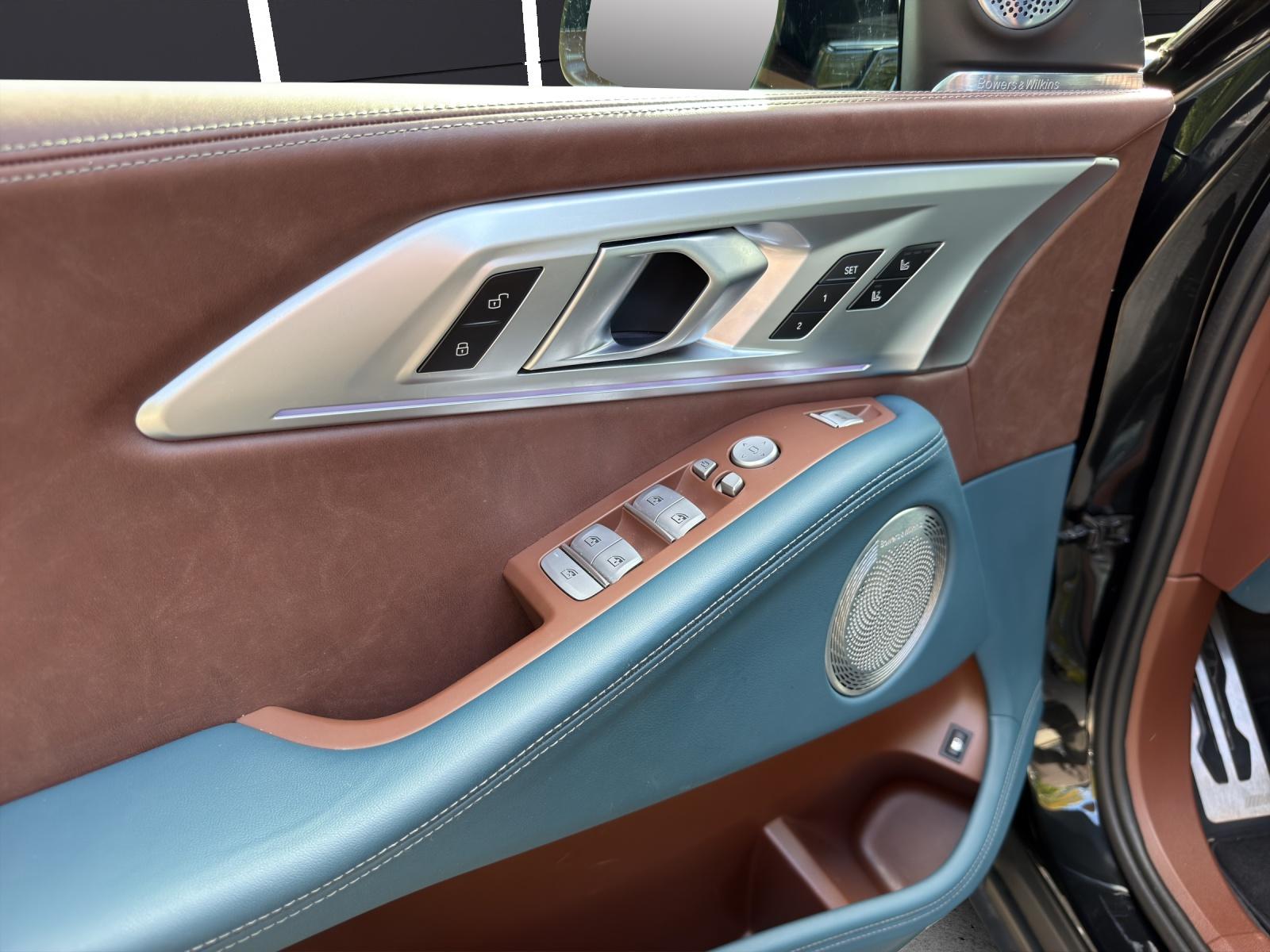 BMW XM Plug-in Hybrid-image-7
