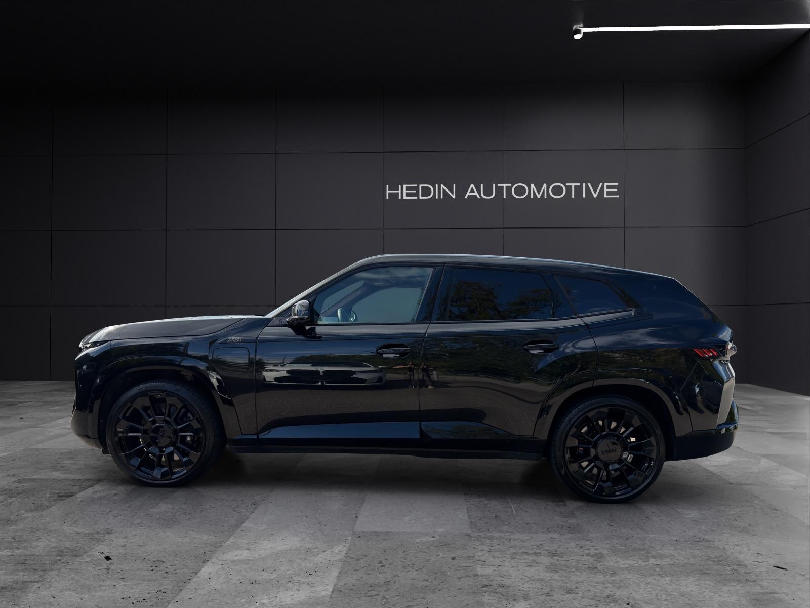 BMW XM Plug-in Hybrid-showroom-element-3