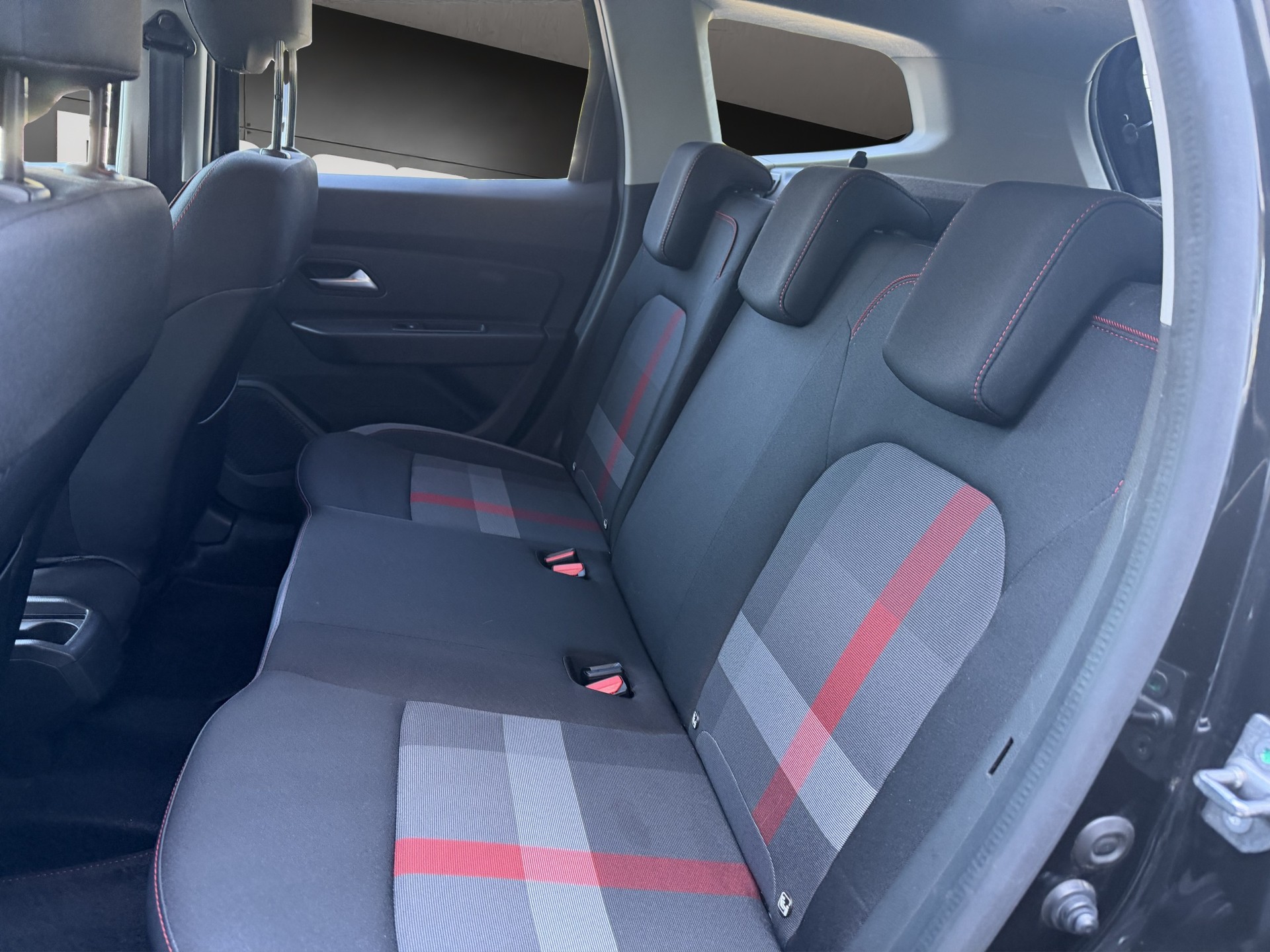 DACIA Duster TCe 150 Ultimate 4x4-image-8